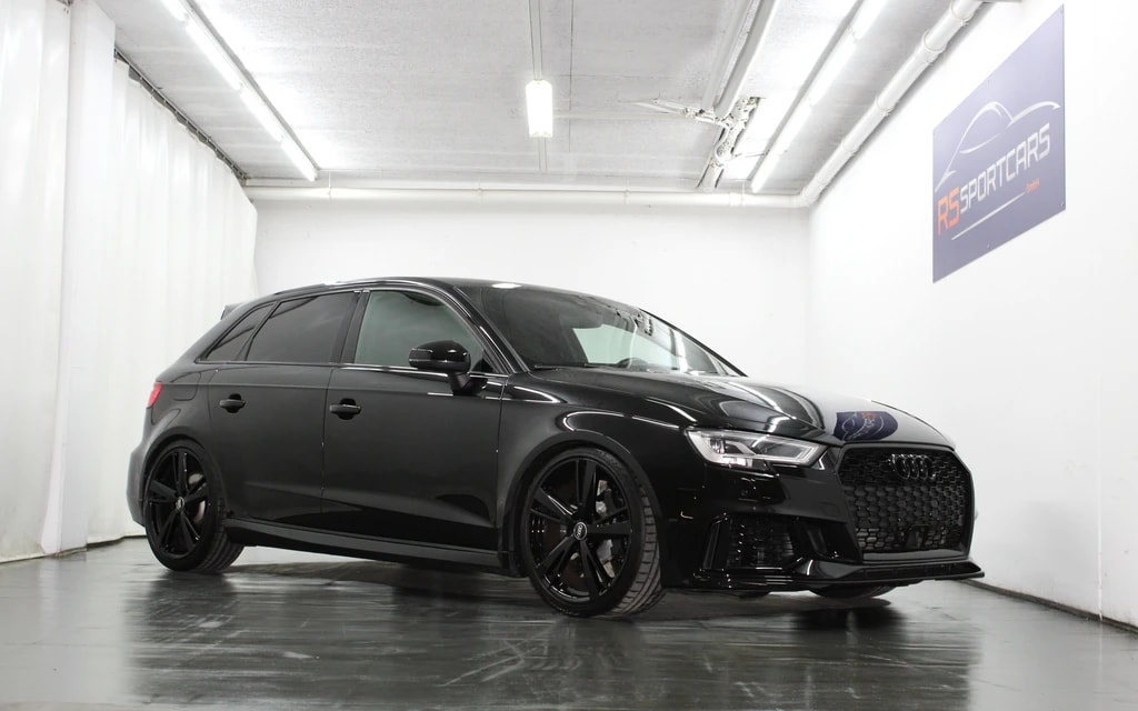 AUDI RS3 Sportback 2.5 TSI quattro S-tronic Black Edition/ Remus-Sportauspuff / Tiefergelegt H&R/ CH-Fahrzeug