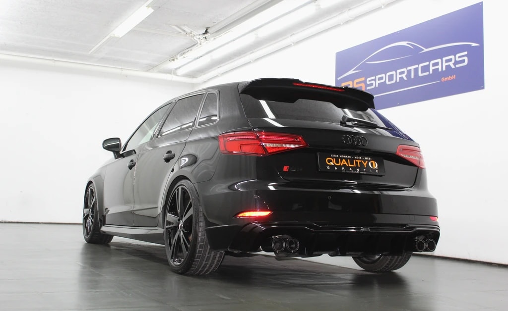 AUDI RS3 Sportback 2.5 TSI quattro S-tronic Black Edition/ Remus-Sportauspuff / Tiefergelegt H&R/ CH-Fahrzeug-image-4