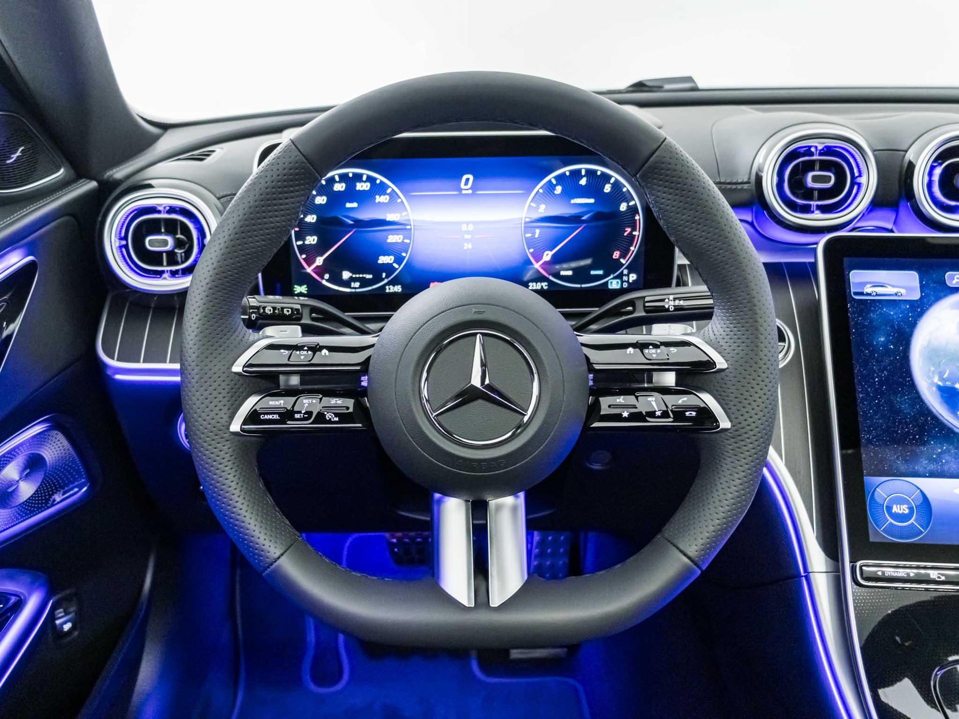 MERCEDES-BENZ C 300 4MATIC T-Modell-image-9