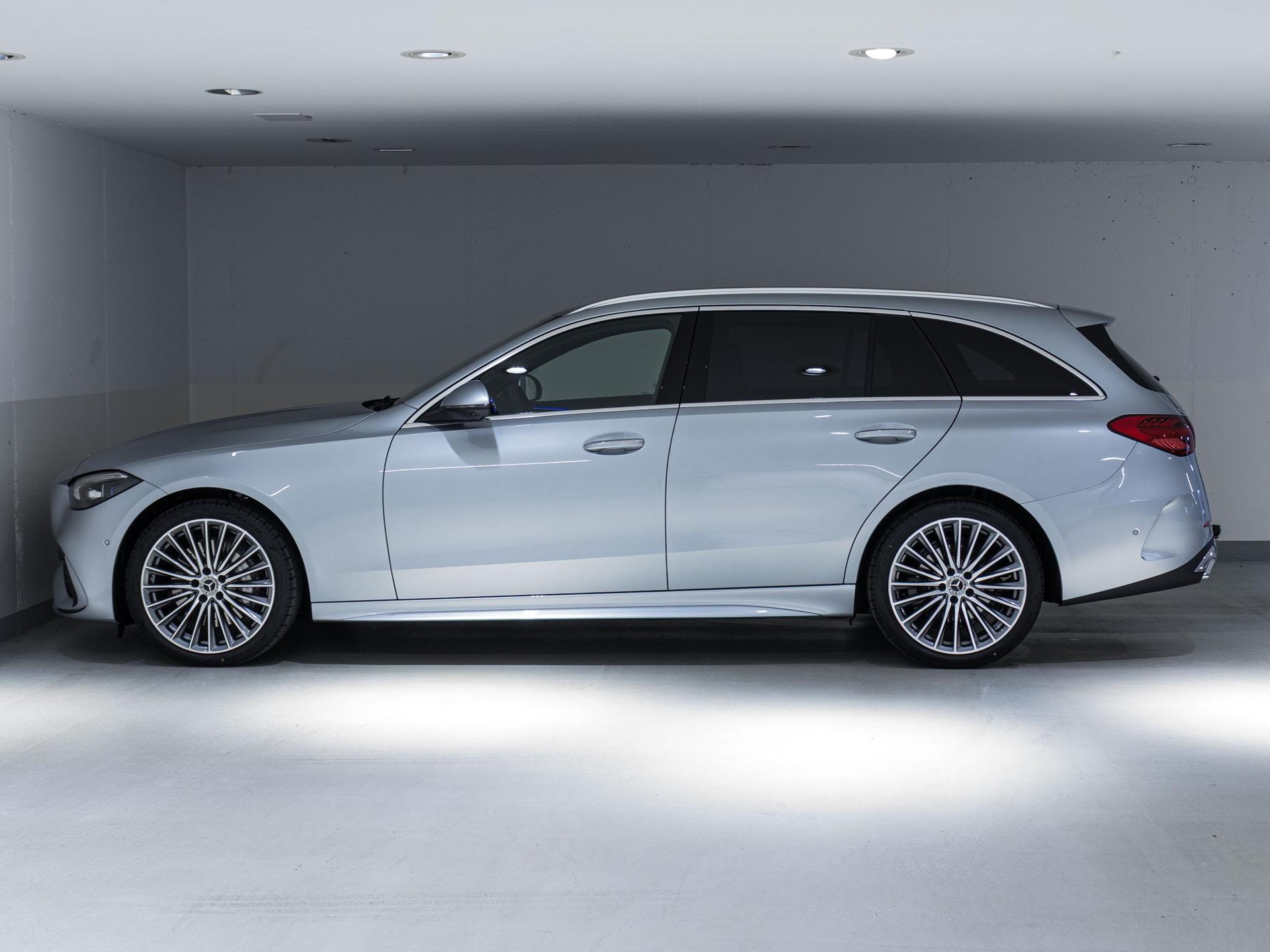 MERCEDES-BENZ C 300 4MATIC T-Modell-image-3