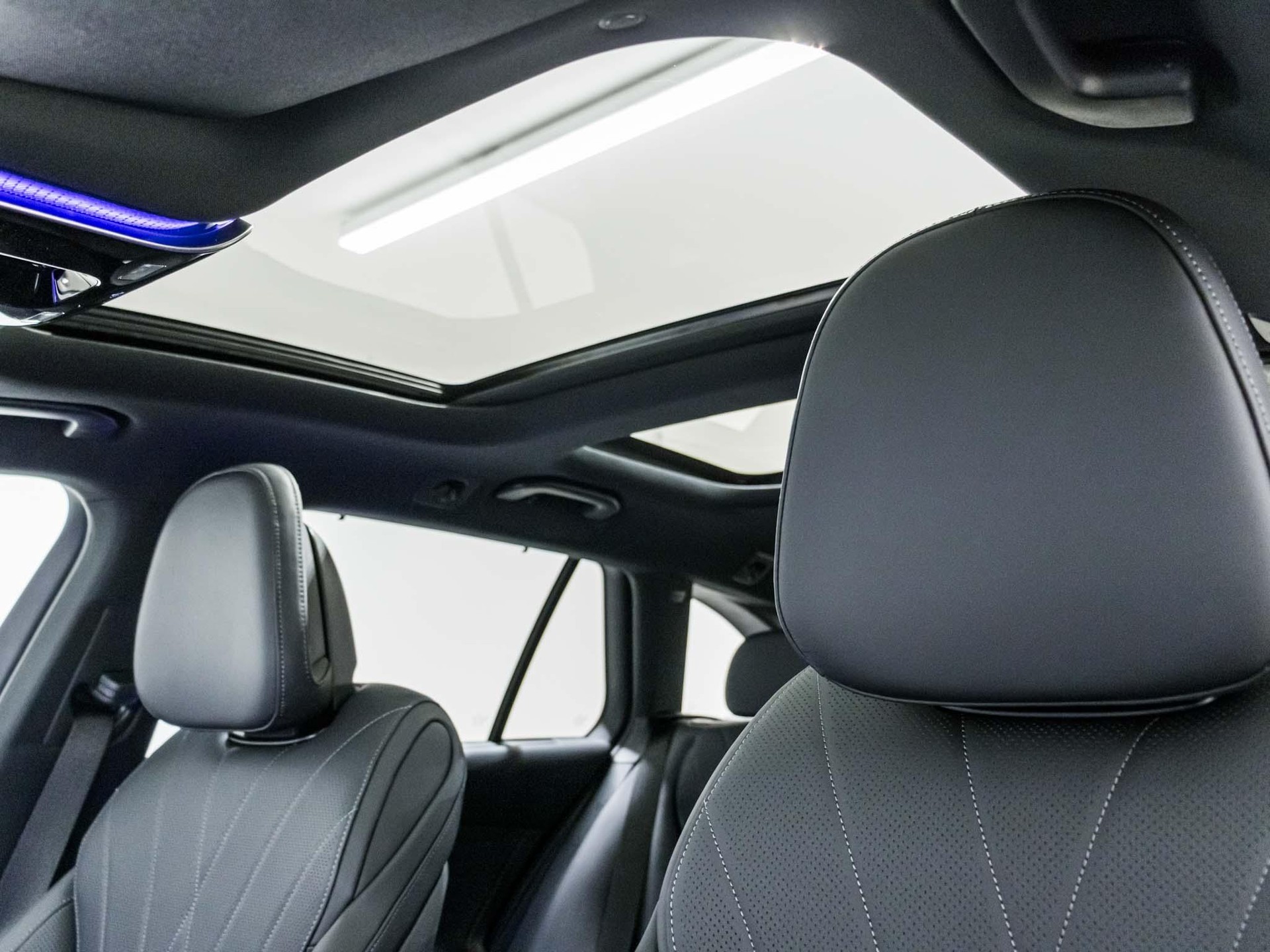 MERCEDES-BENZ C 300 4MATIC T-Modell-image-7