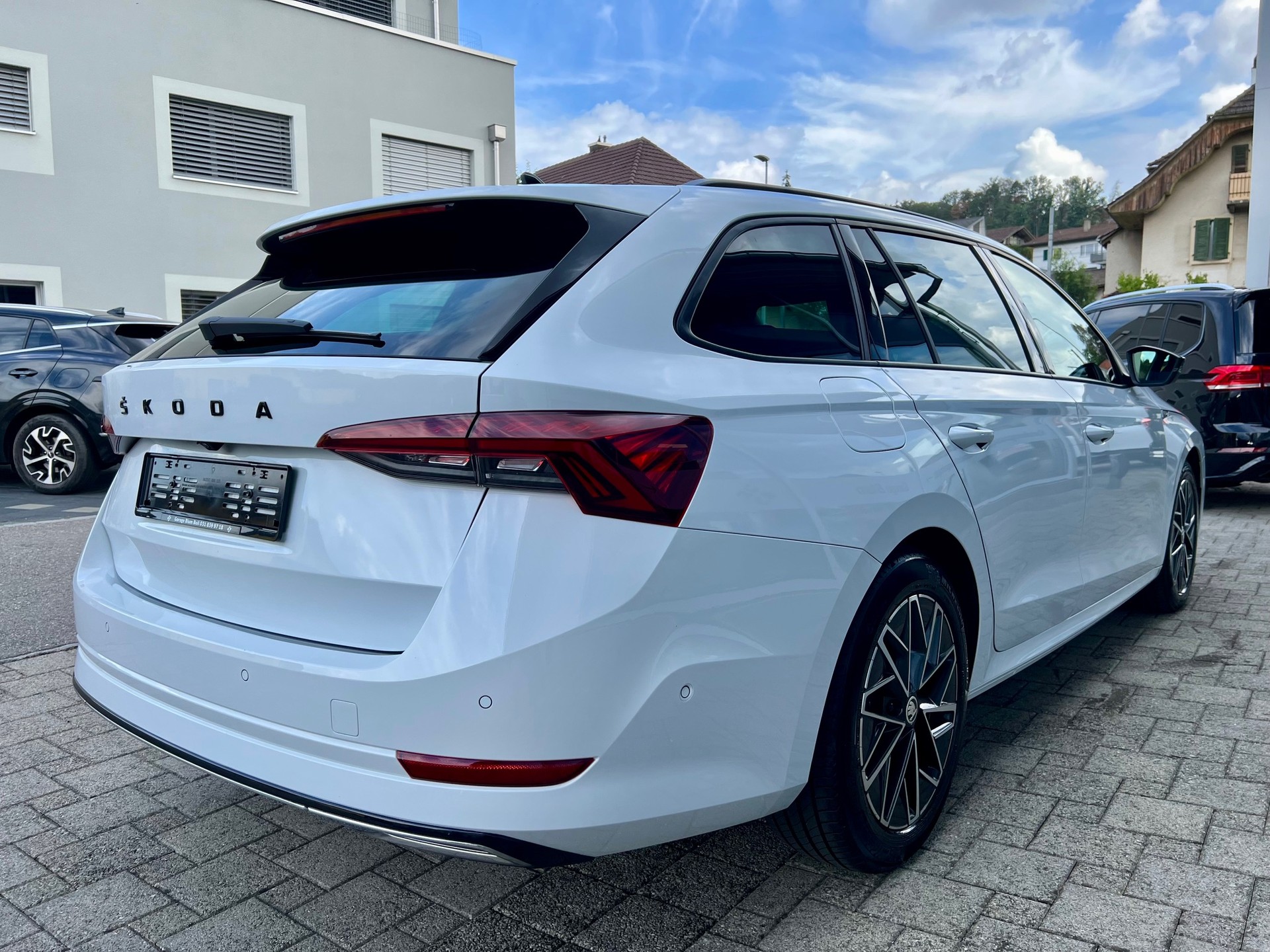 SKODA Octavia Combi 2.0 TDI DSG SportLine 4x4-image-7