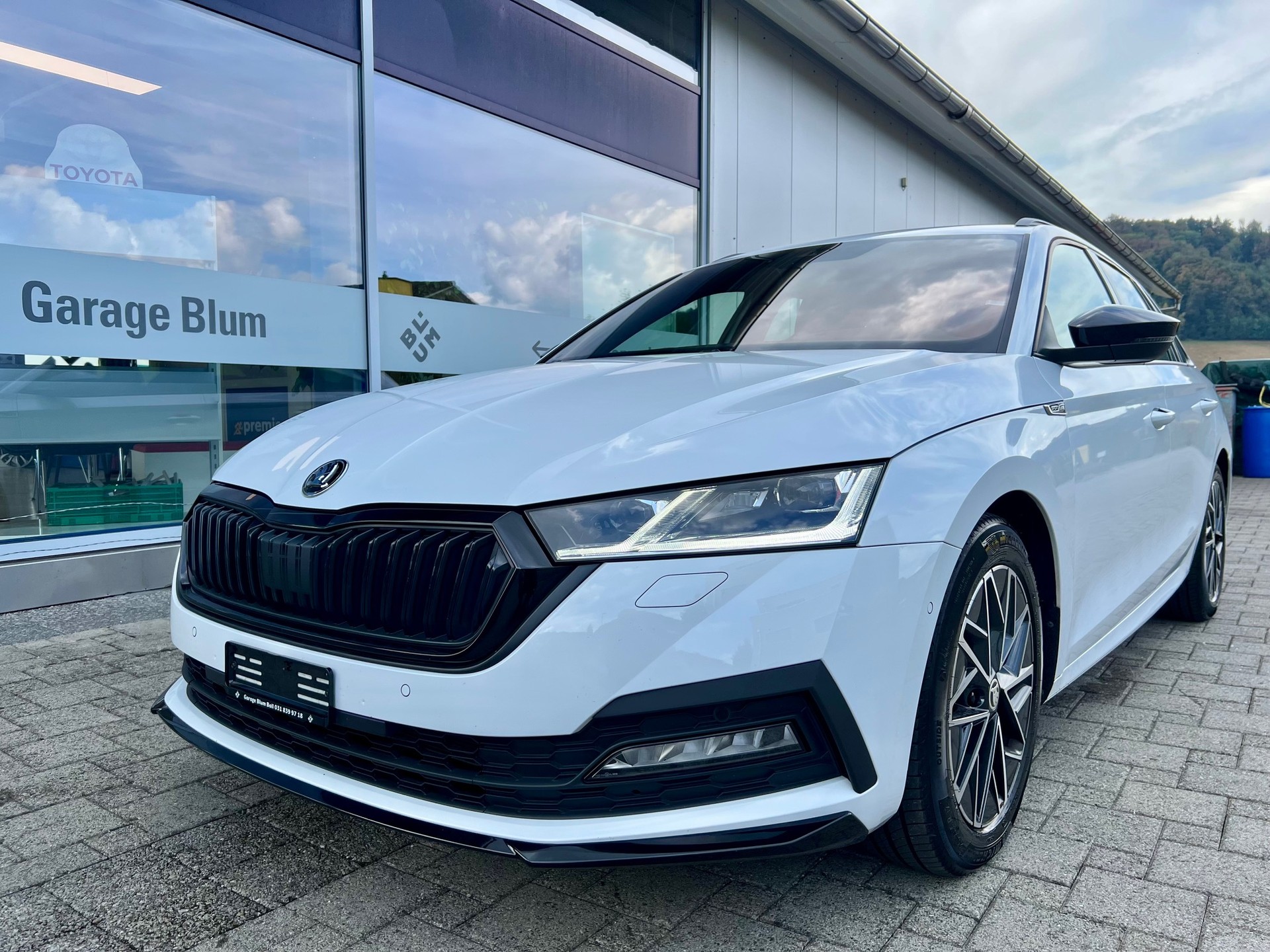 SKODA Octavia Combi 2.0 TDI DSG SportLine 4x4