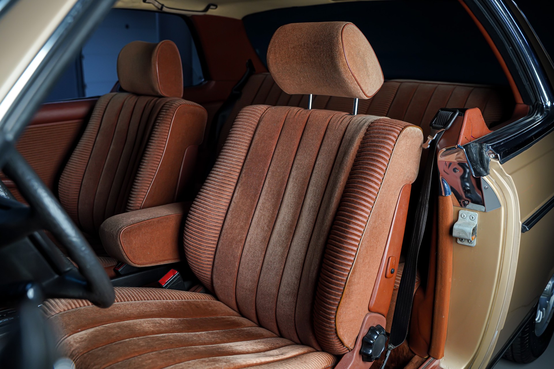 MERCEDES-BENZ 280 CE Automatic-image-12