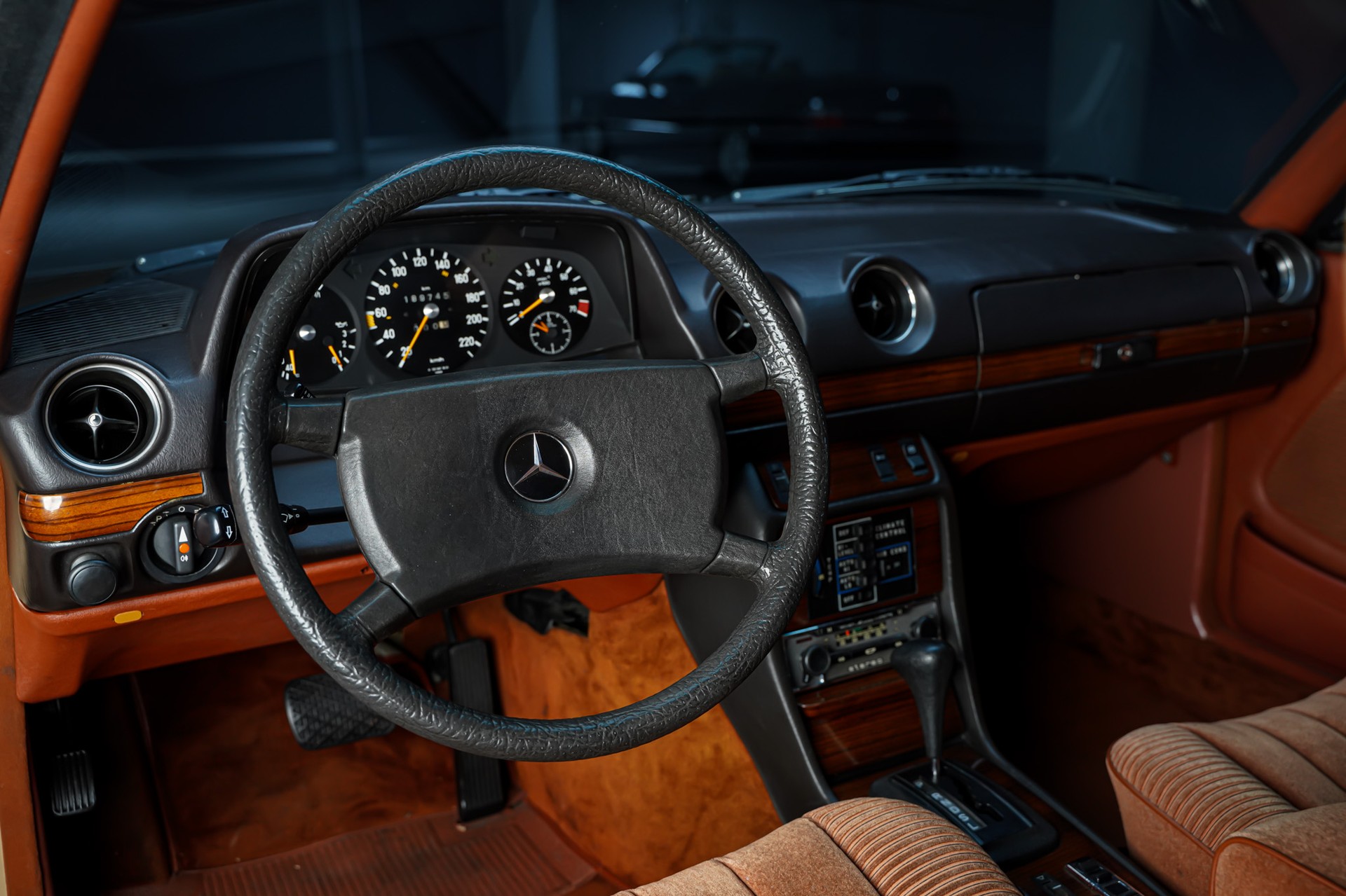 MERCEDES-BENZ 280 CE Automatic-image-10