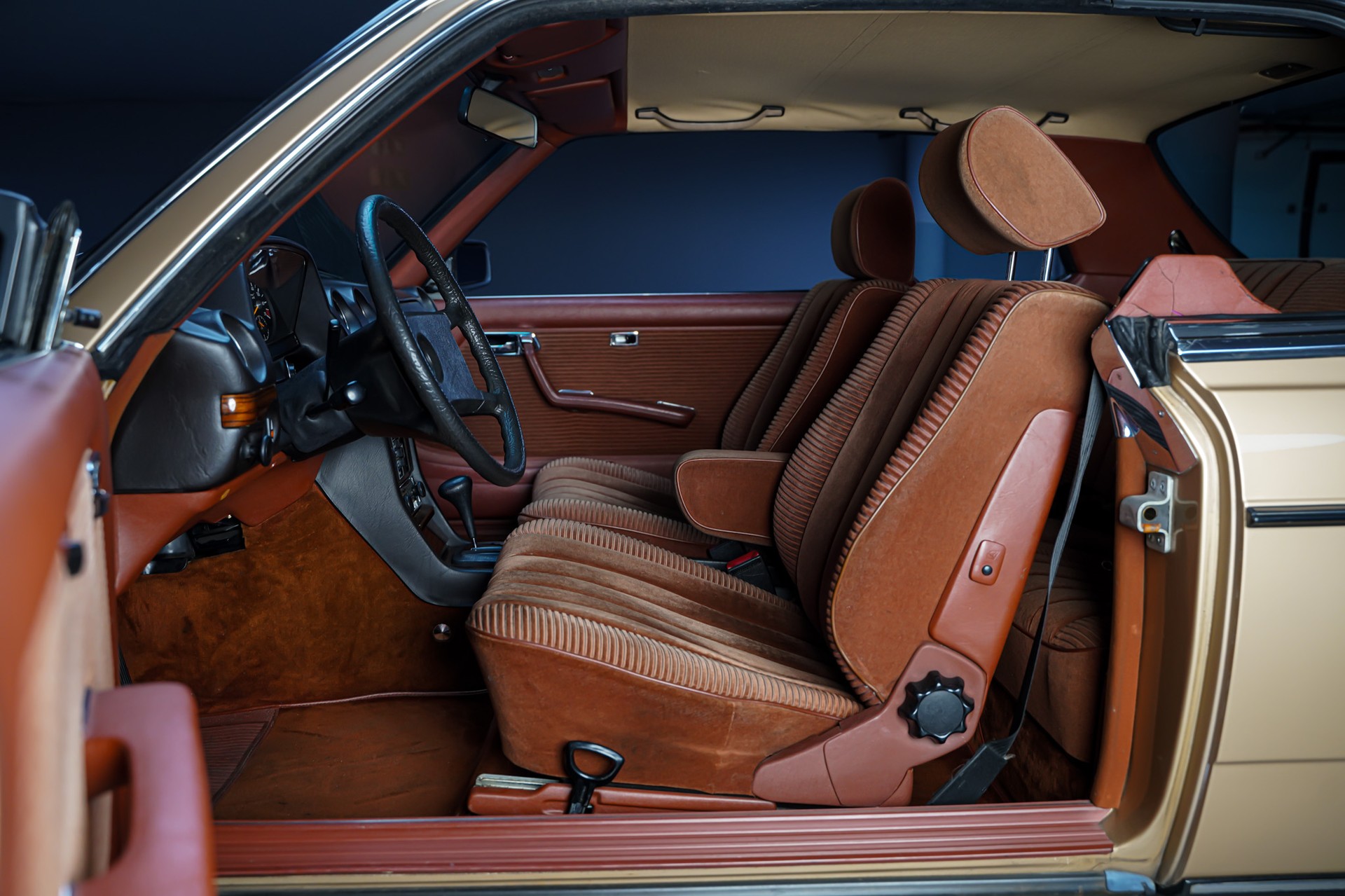 MERCEDES-BENZ 280 CE Automatic-image-11