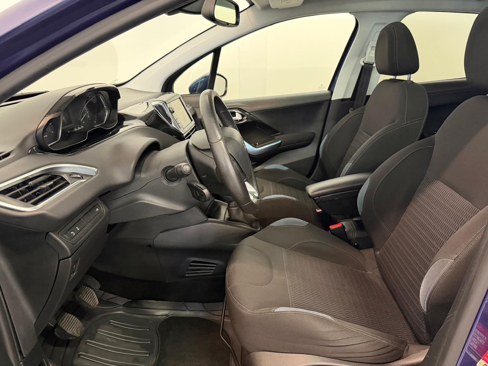 PEUGEOT 208 1.6 VTI Allure-image-15