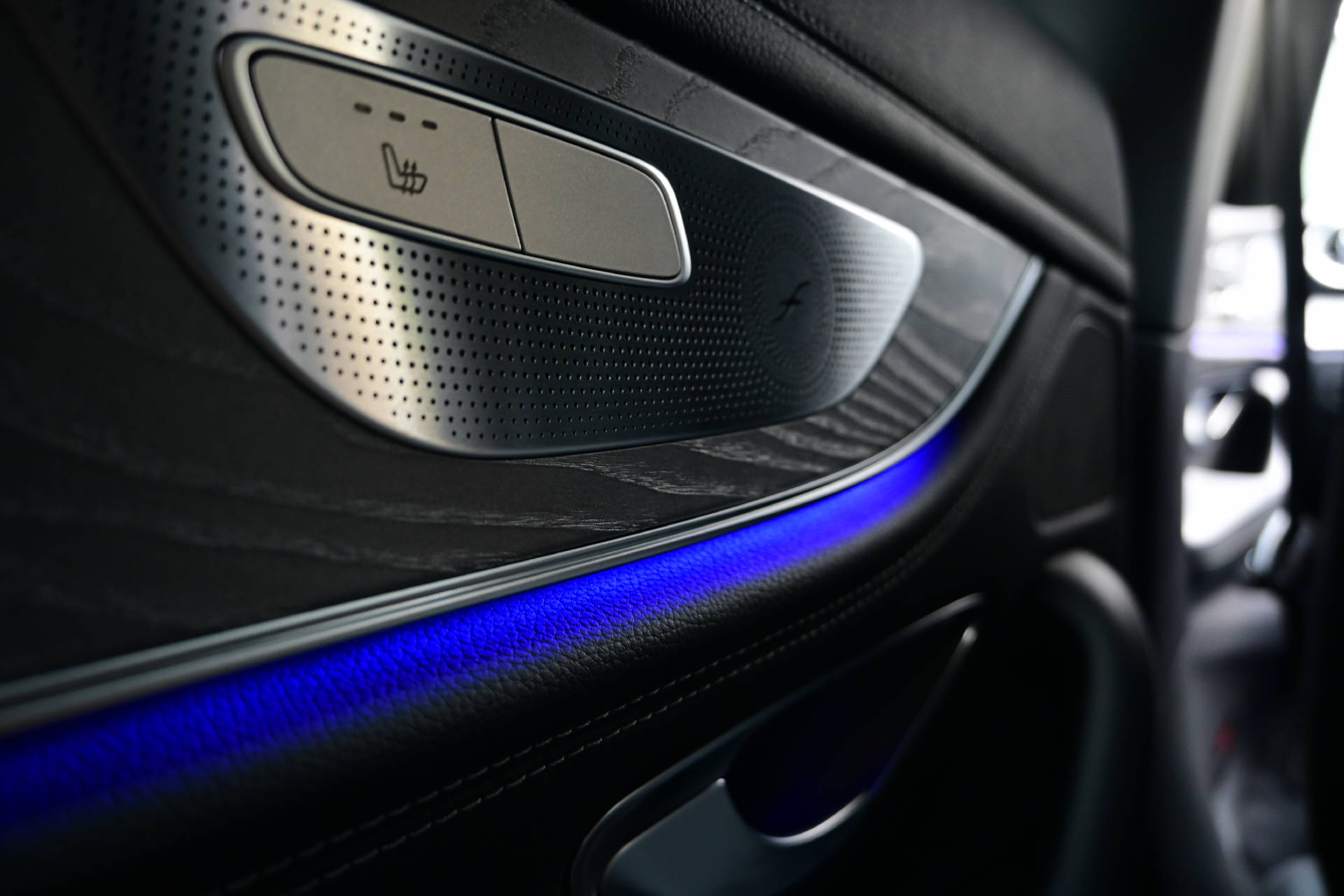 MERCEDES-BENZ CLS 450 AMG Line 4matic *CH-Auto*-image-24
