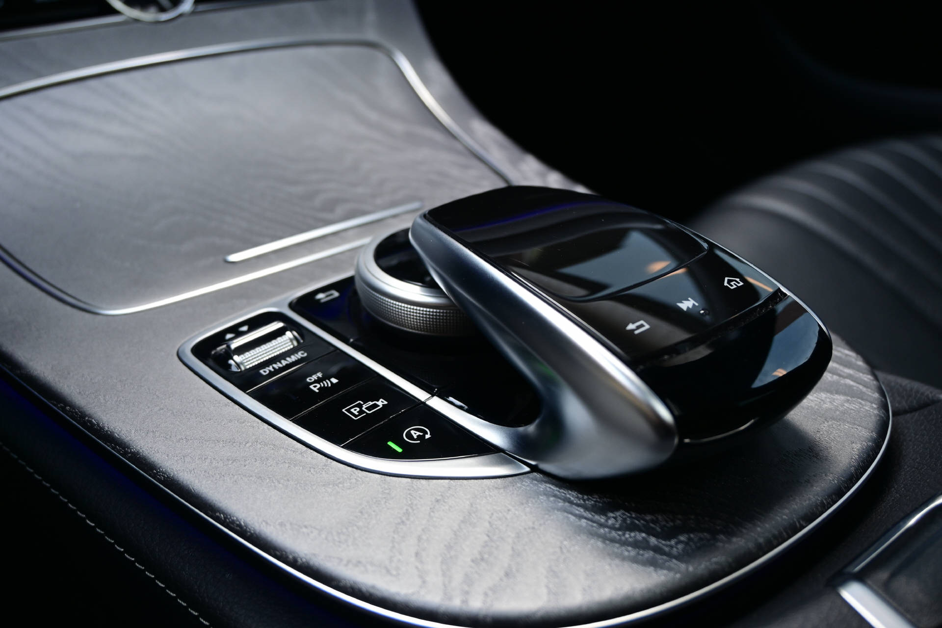 MERCEDES-BENZ CLS 450 AMG Line 4matic *CH-Auto*-image-23