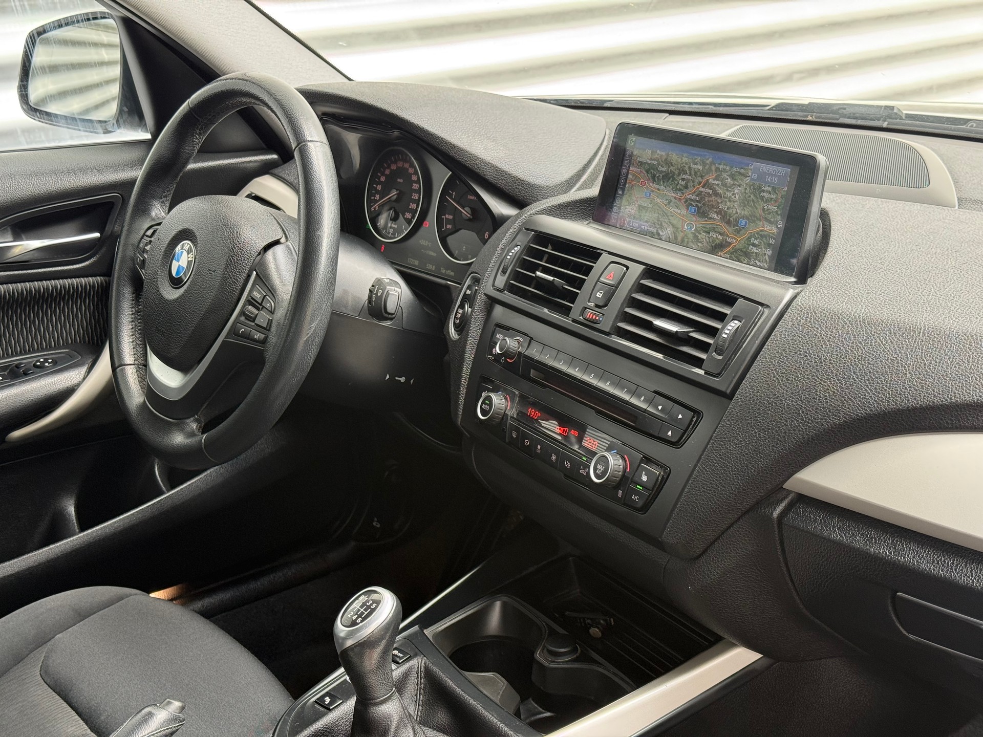 BMW 118d xDrive Sport Line-image-7