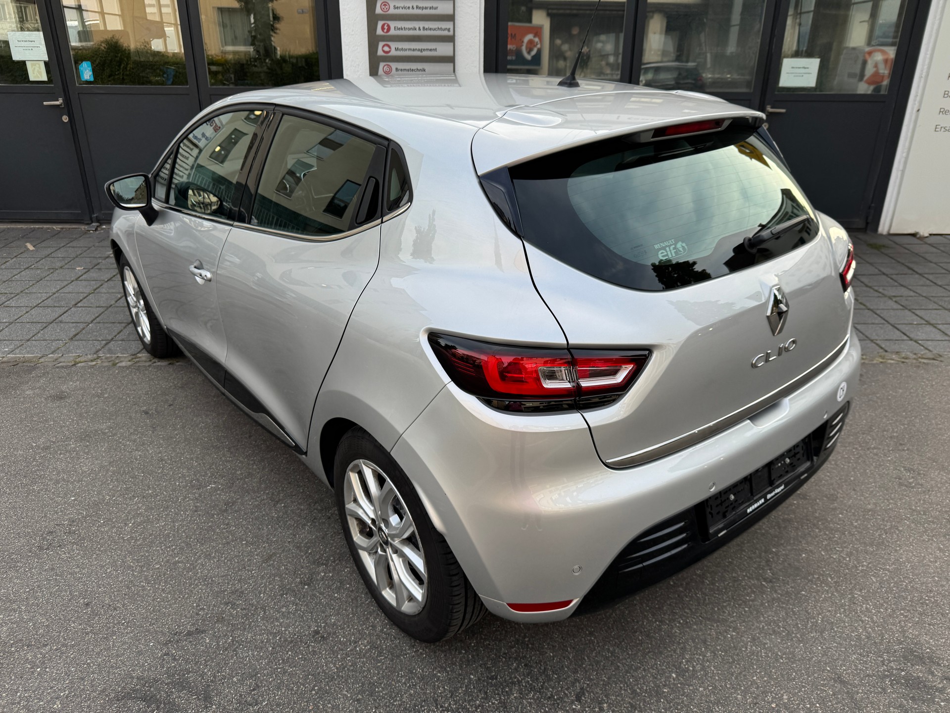 RENAULT Clio 1.2 16V T Intens EDC-image-5
