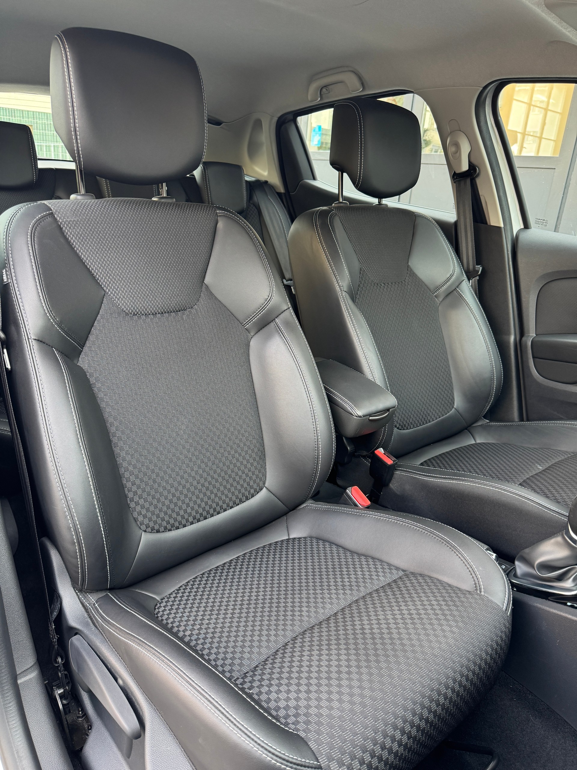 RENAULT Clio 1.2 16V T Intens EDC-image-13