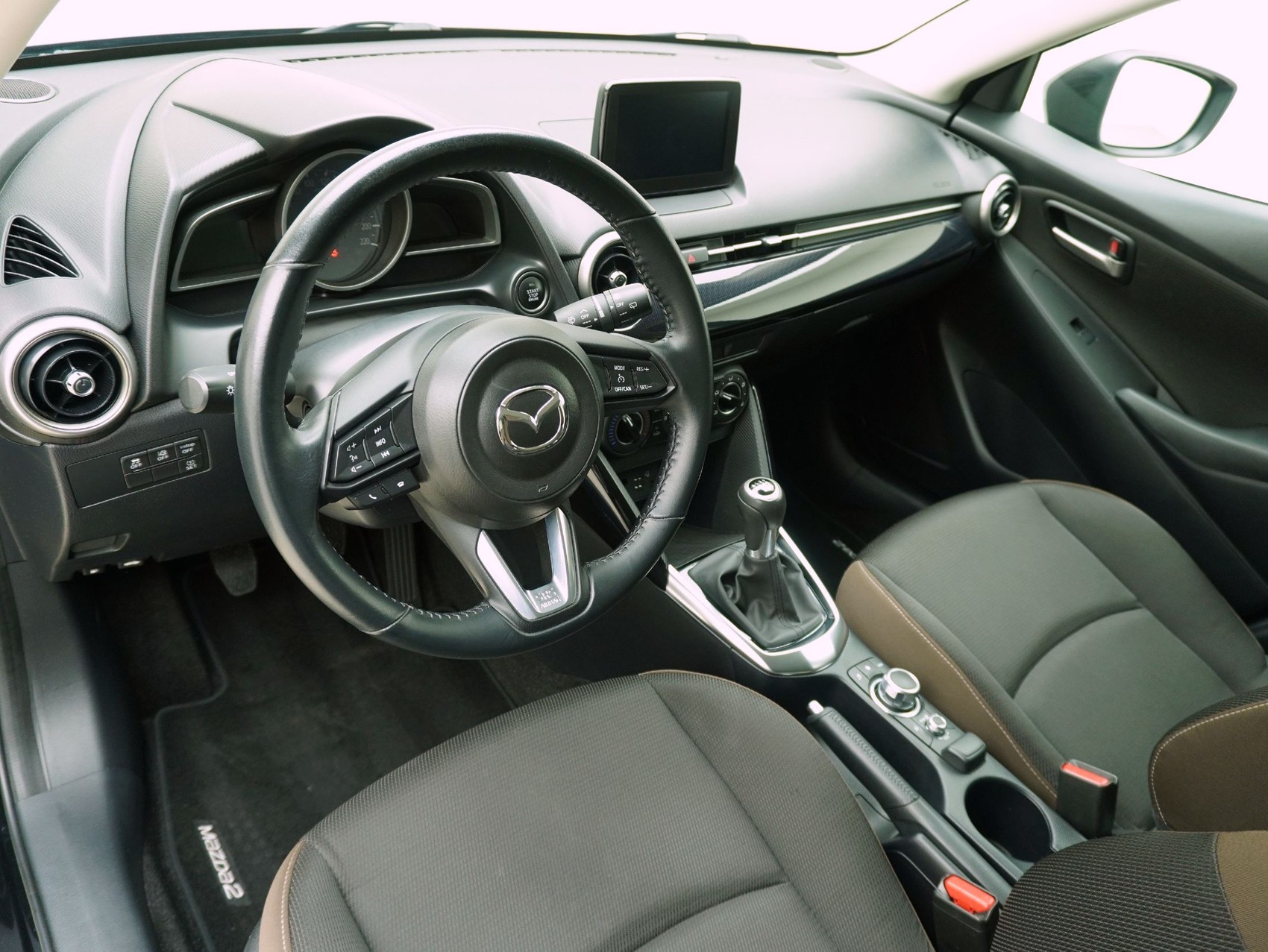 MAZDA 2 1.5 Ambition Plus-image-9