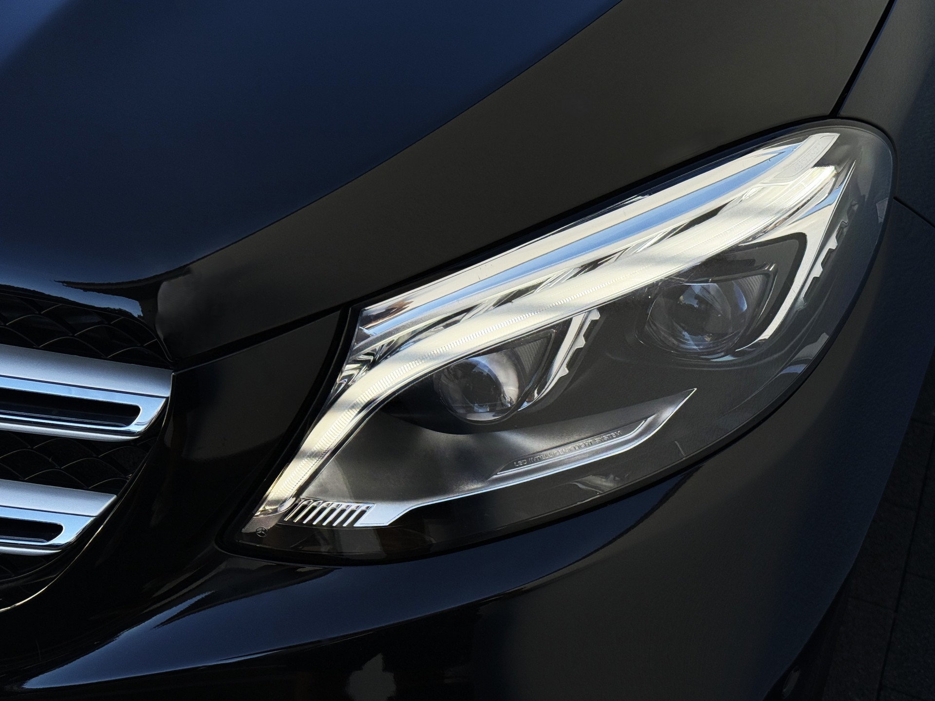 MERCEDES-BENZ GLE 350 d 4Matic 9G-Tronic / Gratis Service-showroom-element-3