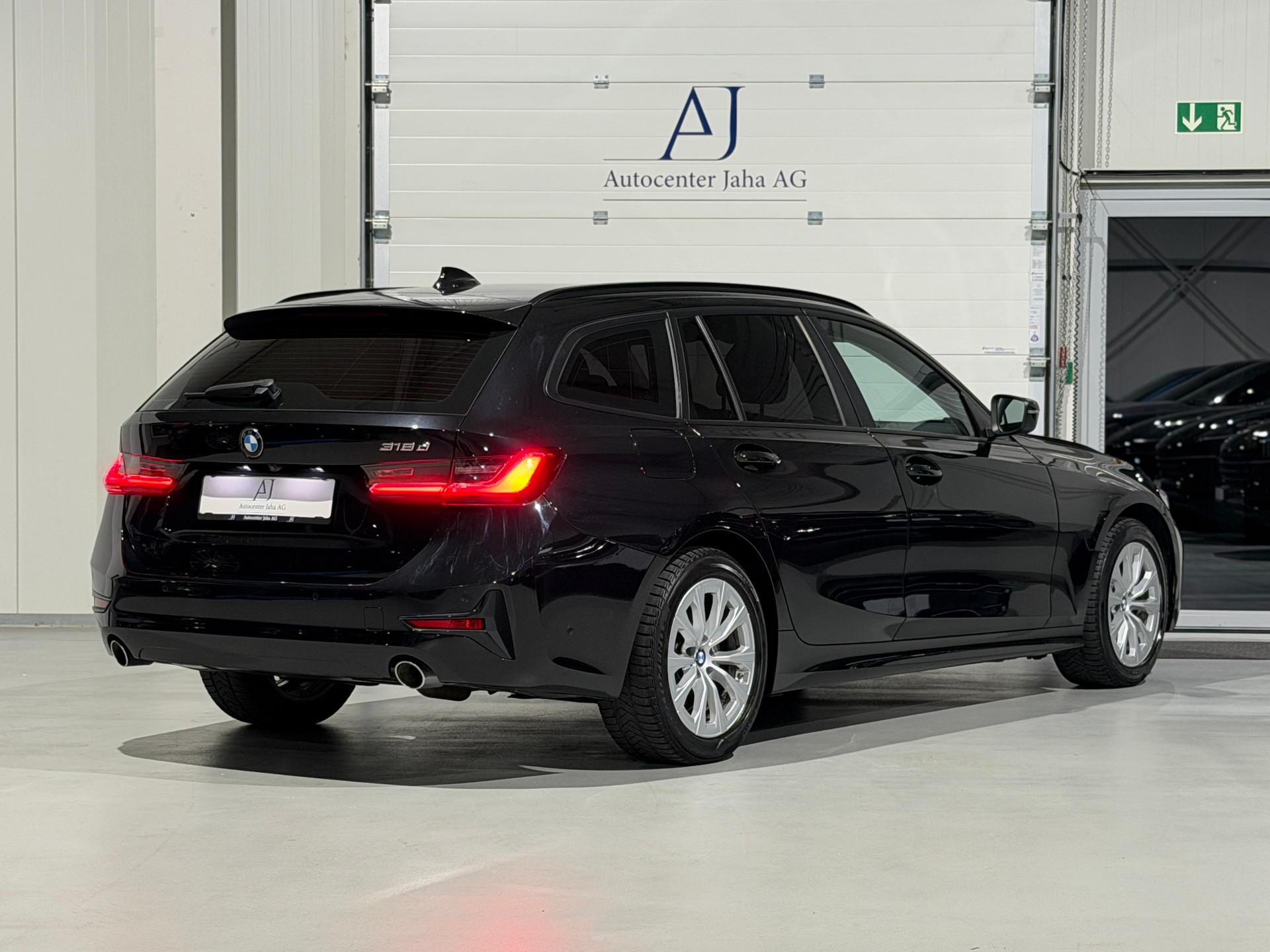BMW 318d 48V Touring Steptronic (CH)-image-12