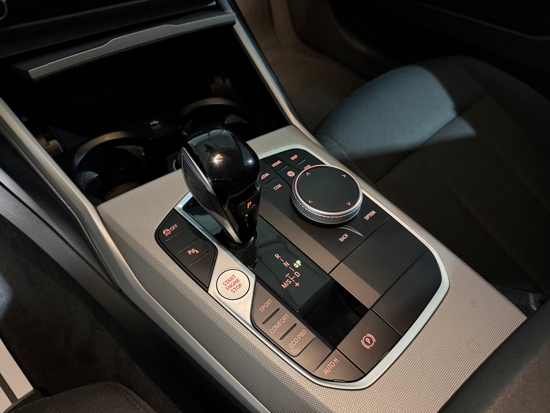 BMW 318d 48V Touring Steptronic (CH)-image-7
