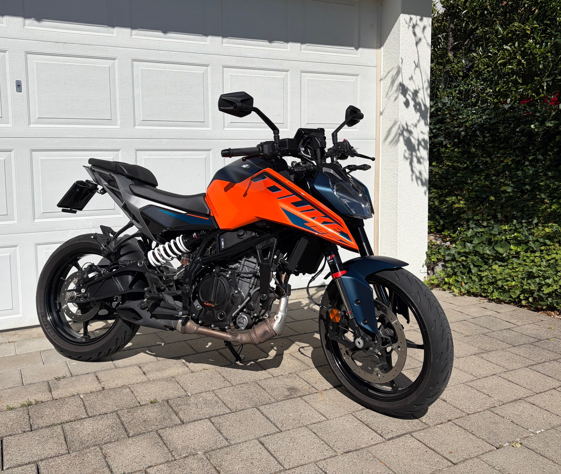 KTM 125 Duke-image-1