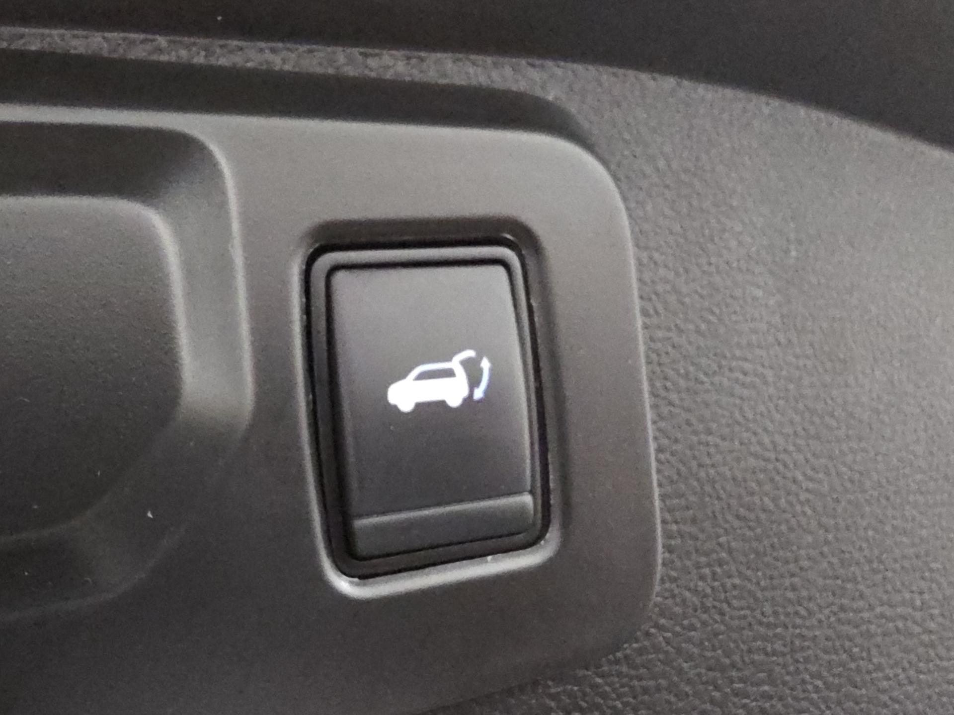 RENAULT Austral 1.2 HEV 200 Techno Esprit Alpine A-image-16