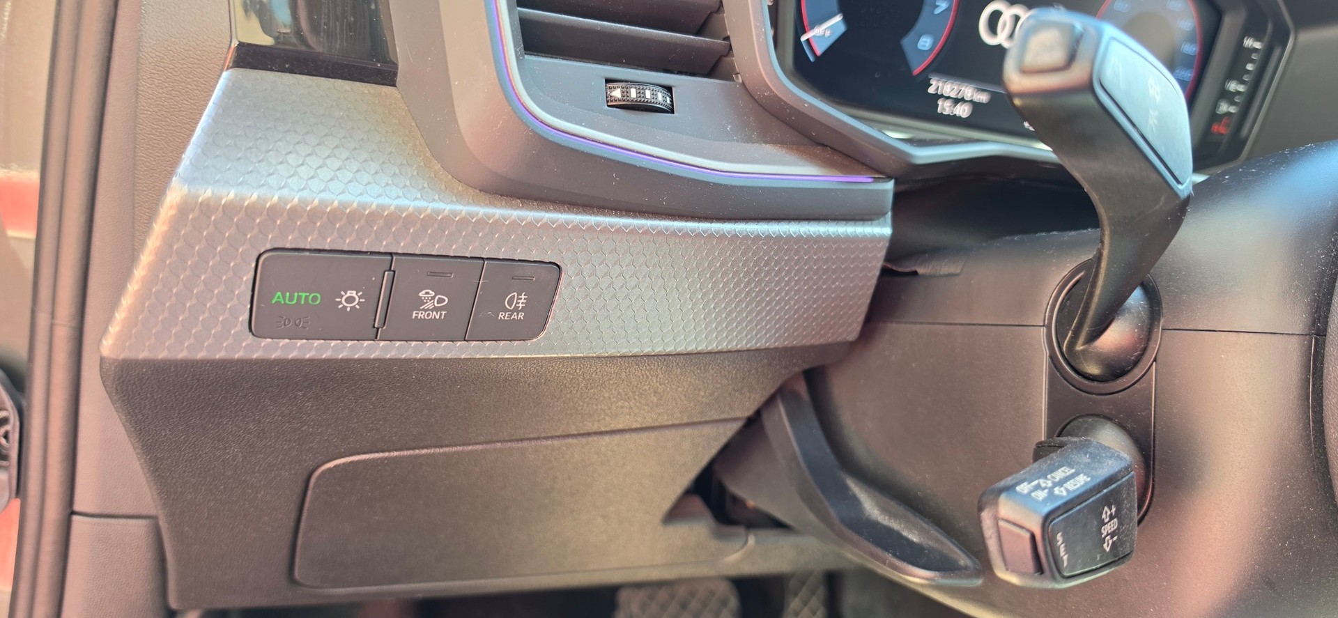 AUDI A1 Sportback 40 TFSI S Line S-tronic-image-19