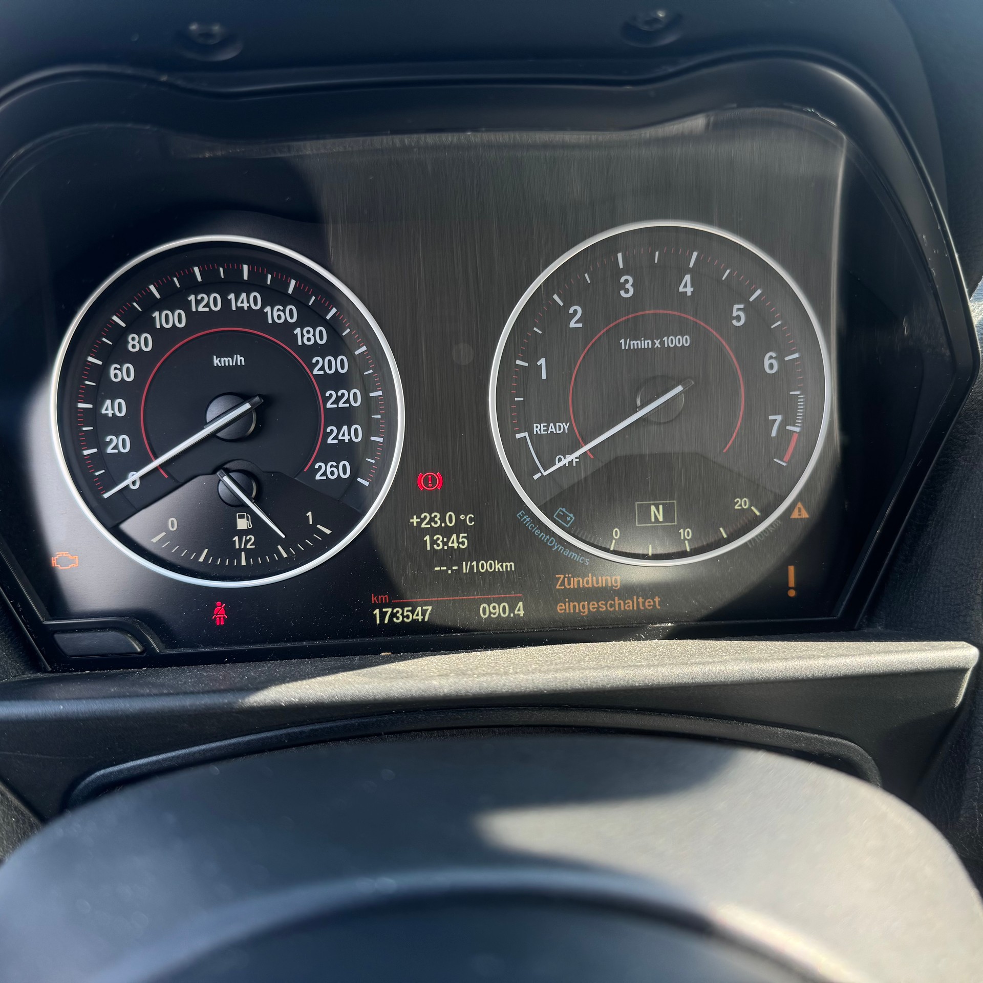 BMW M135i xDrive Steptronic-image-10