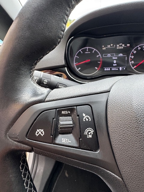OPEL Corsa 1.4 EcoTec Cosmo Automatic-image-17