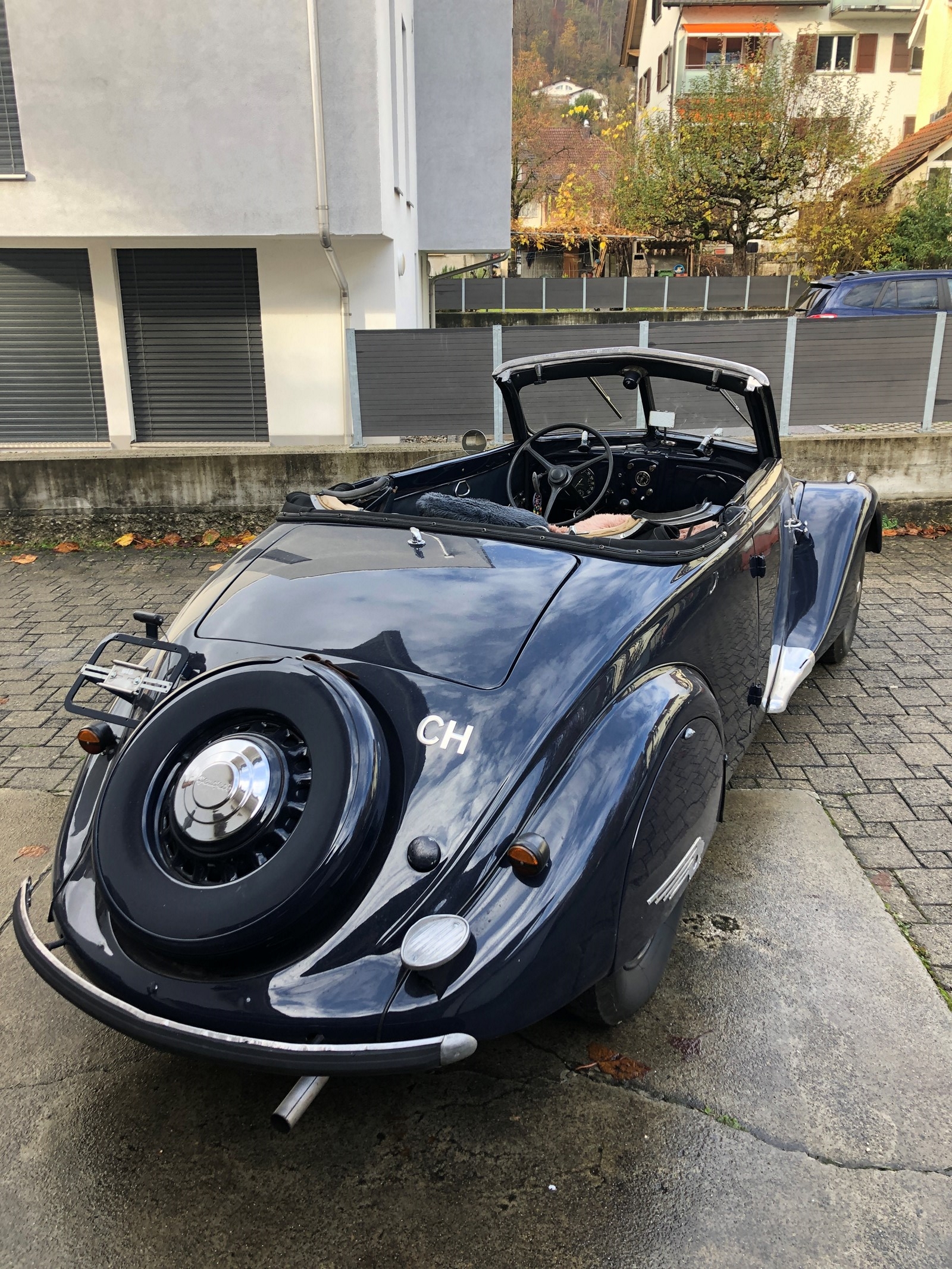 PEUGEOT 302 Cabrio-image-5