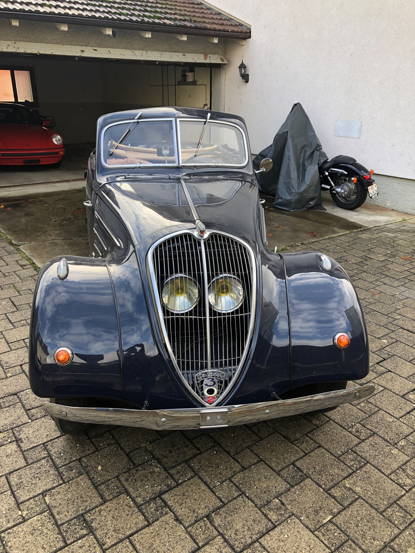 PEUGEOT 302 Cabrio-image-1
