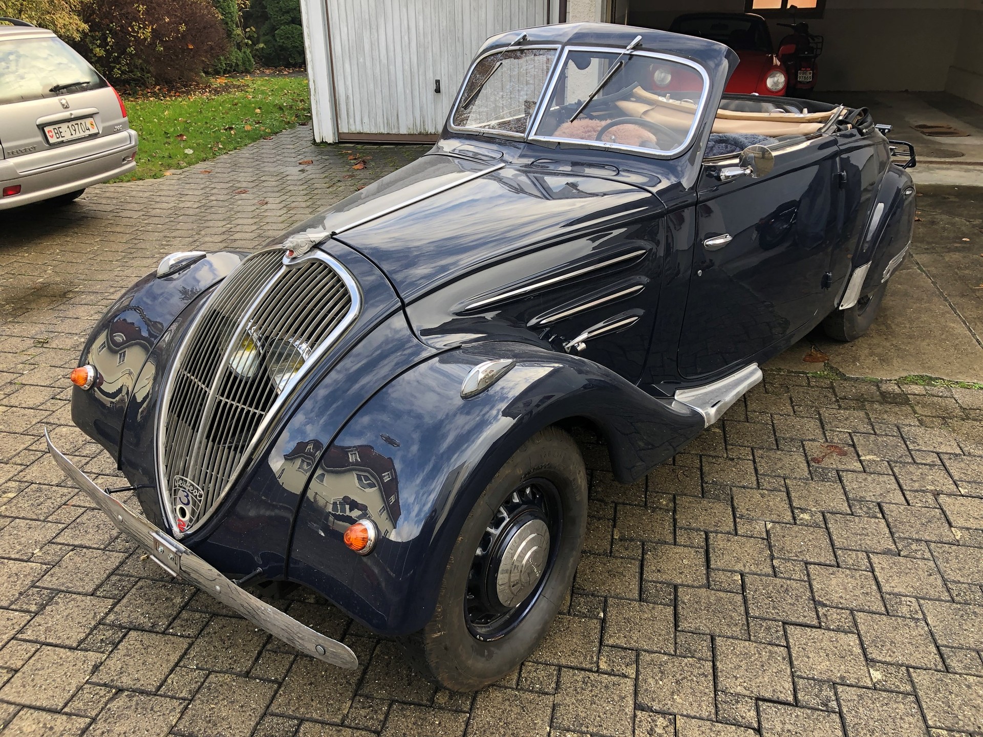PEUGEOT 302 Cabrio-image-2