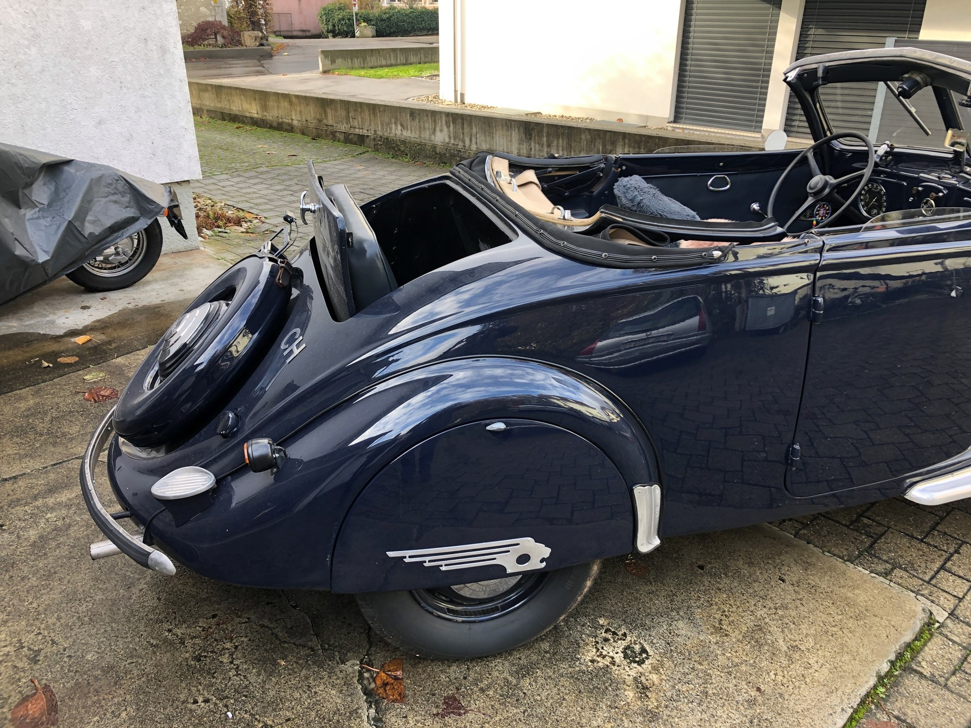 PEUGEOT 302 Cabrio-image-7