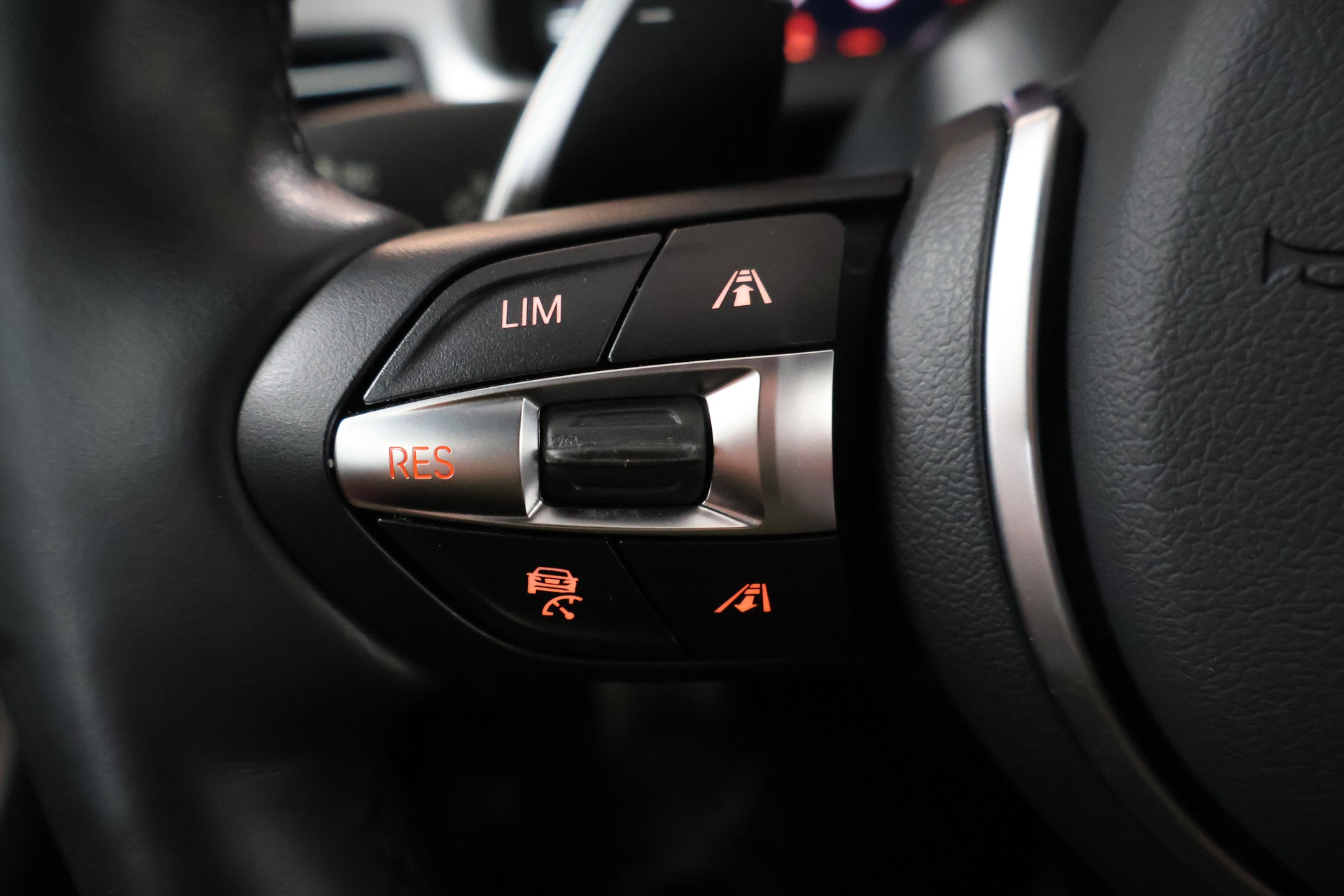 BMW 650i Cabrio xDrive M Sport Edition-image-27