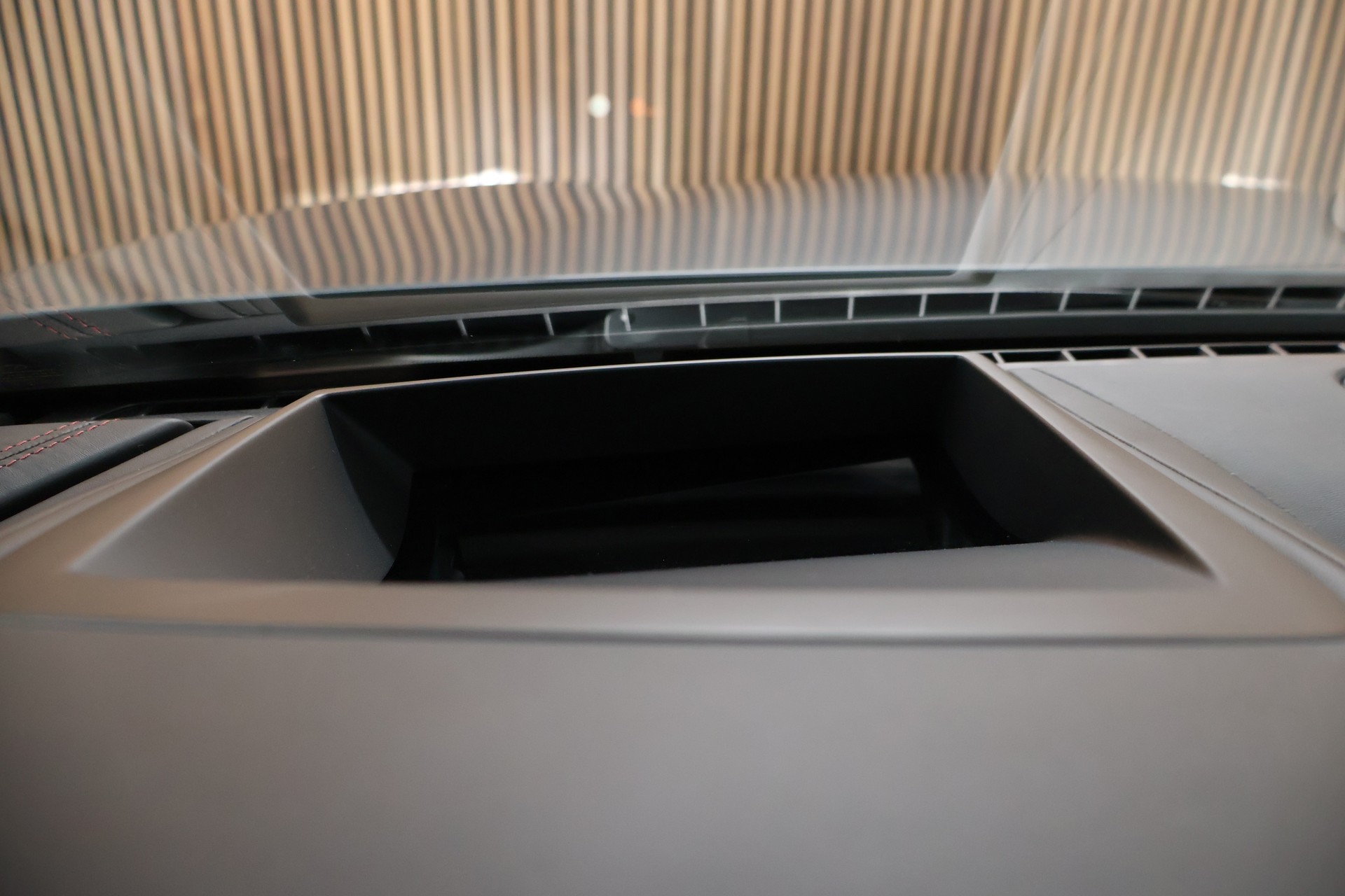 BMW 650i Cabrio xDrive M Sport Edition-image-25