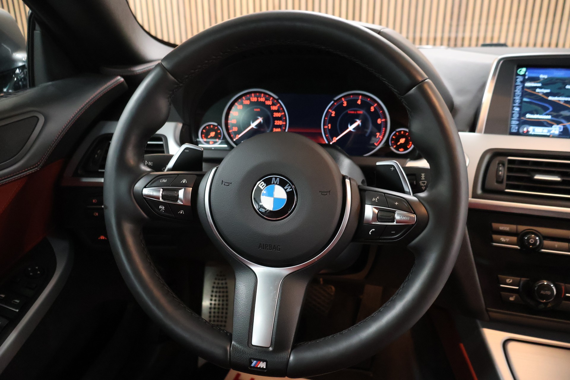 BMW 650i Cabrio xDrive M Sport Edition-image-17
