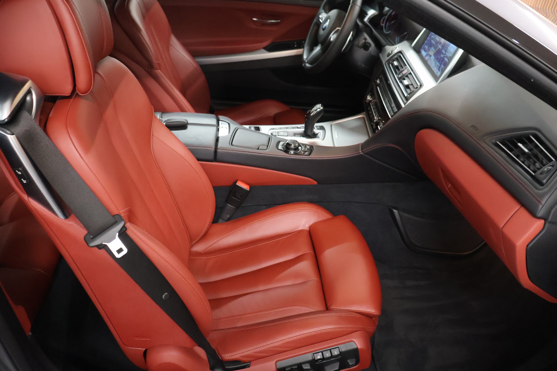 BMW 650i Cabrio xDrive M Sport Edition-image-15