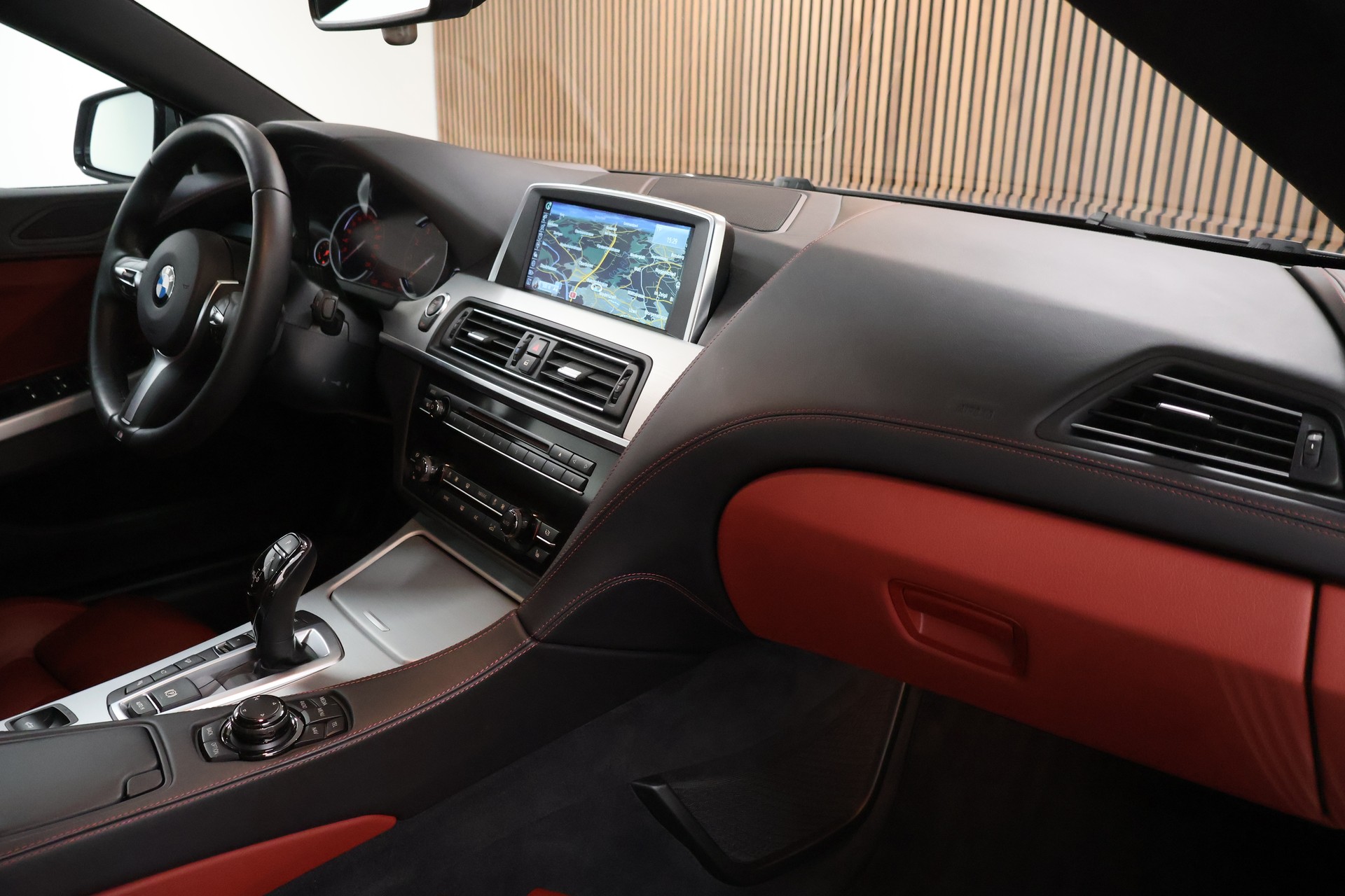 BMW 650i Cabrio xDrive M Sport Edition-image-14