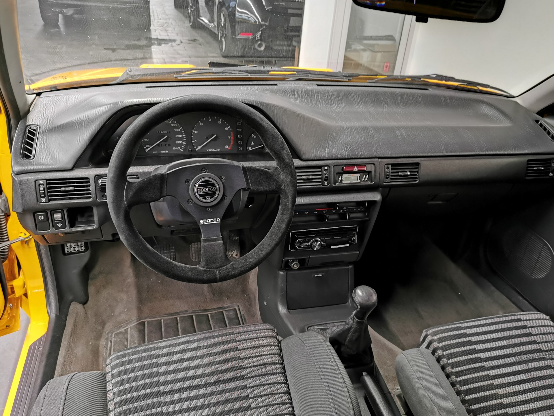 MAZDA 323 1.8i 16V GT-R 4WD-image-7