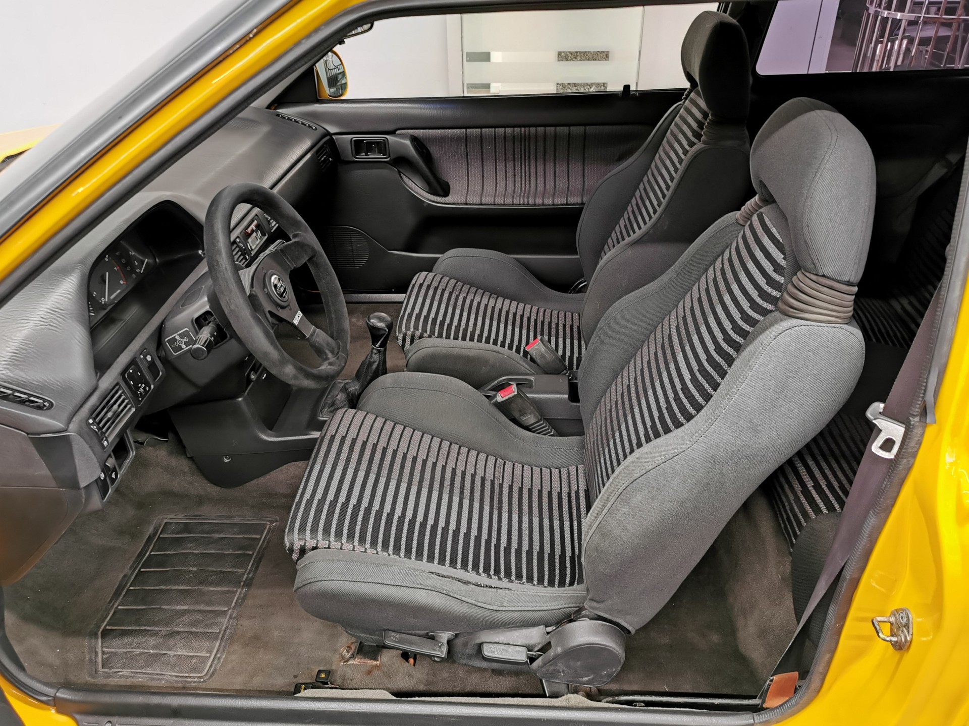 MAZDA 323 1.8i 16V GT-R 4WD-image-8