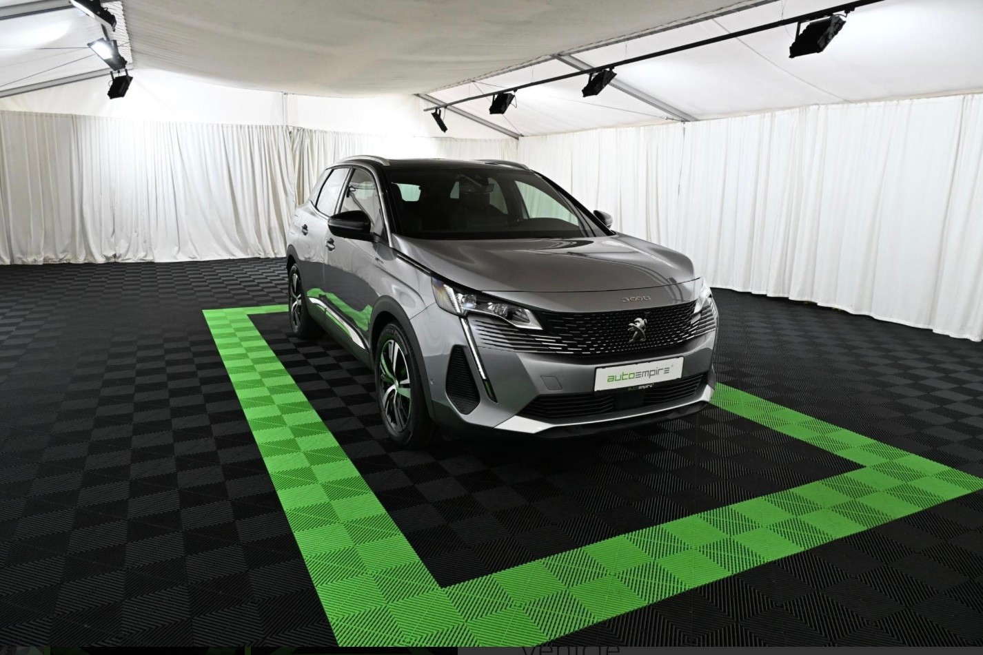 PEUGEOT 3008 300e Hybrid4 GT EAT8-image-2