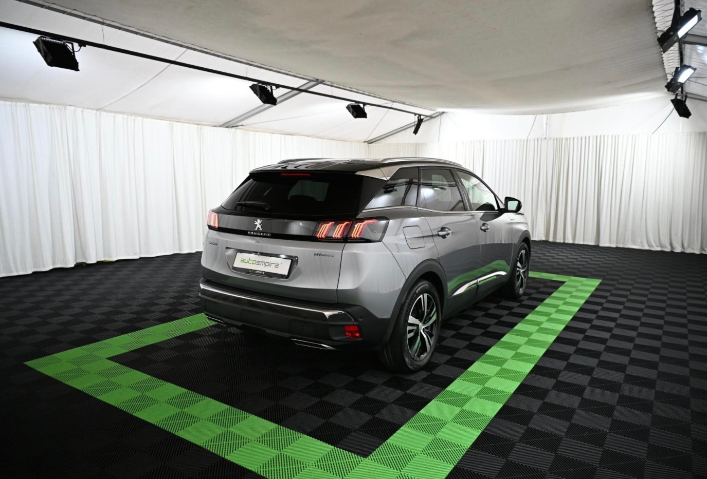 PEUGEOT 3008 300e Hybrid4 GT EAT8-image-3