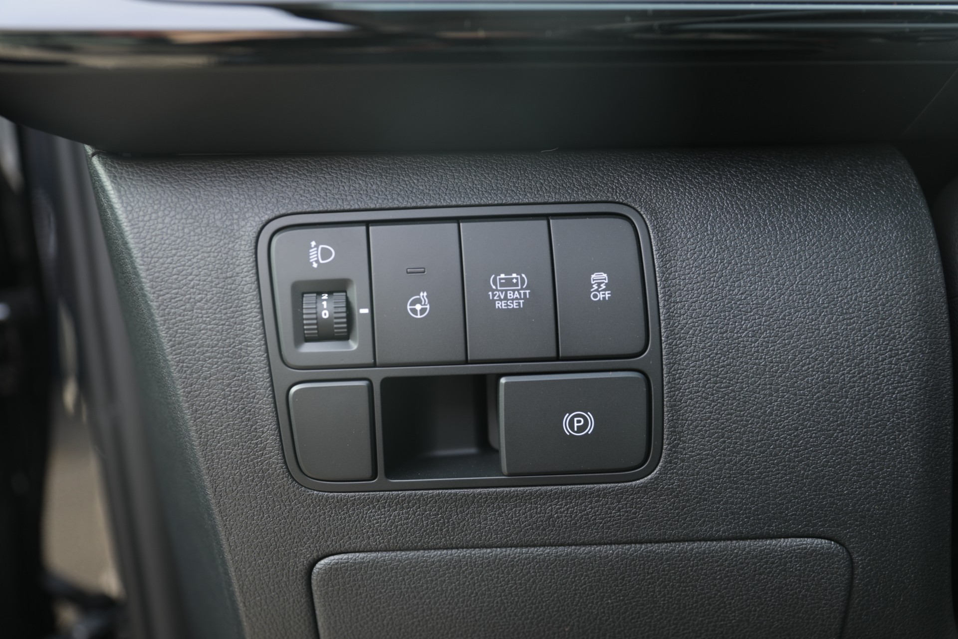 HYUNDAI Staria Premium 1.6 T-GDi HEV Vertex A-image-9