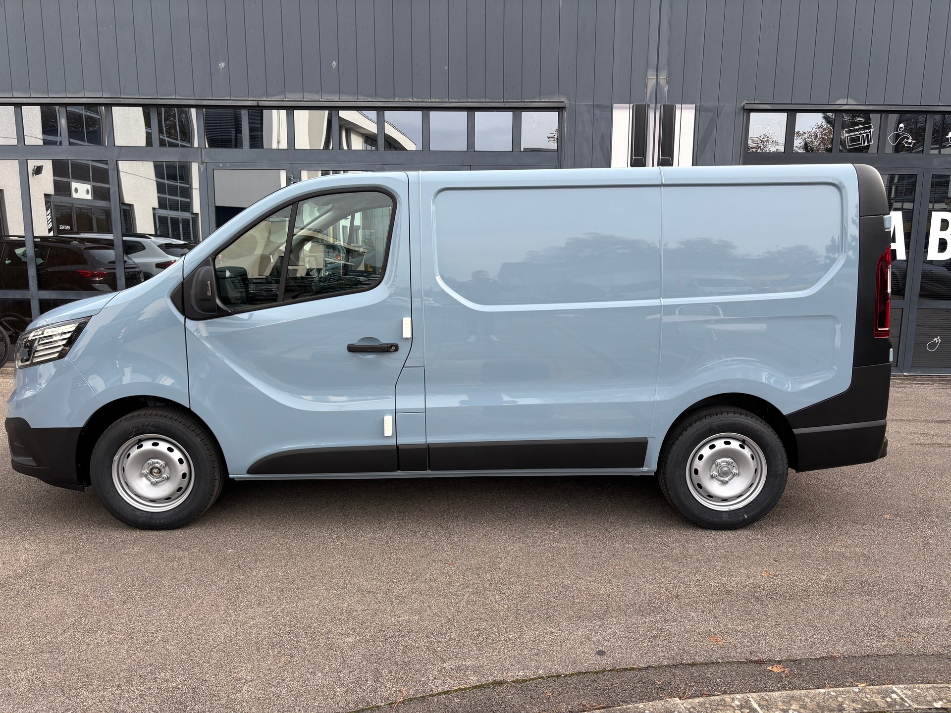 RENAULT Trafic 2.0 Blue dCi 110 Advance L1H1-showroom-element-3