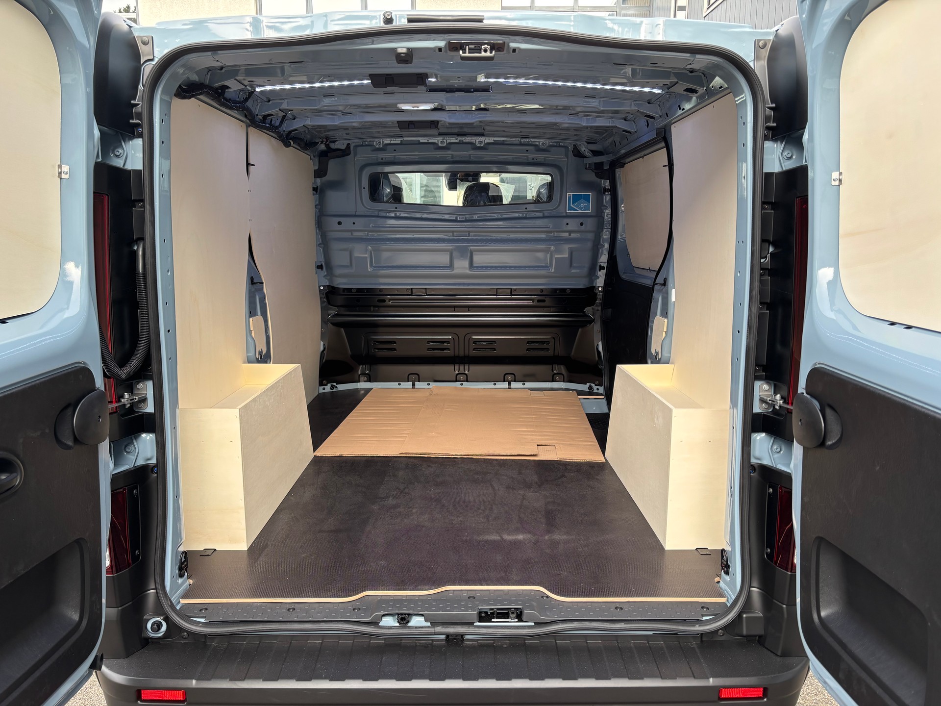 RENAULT Trafic 2.0 Blue dCi 110 Advance L1H1-image-7