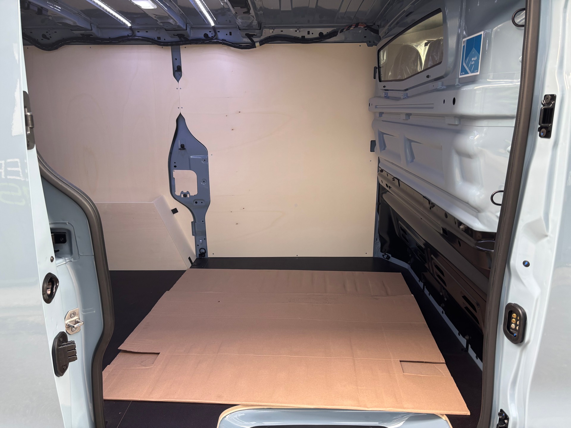 RENAULT Trafic 2.0 Blue dCi 110 Advance L1H1-image-6