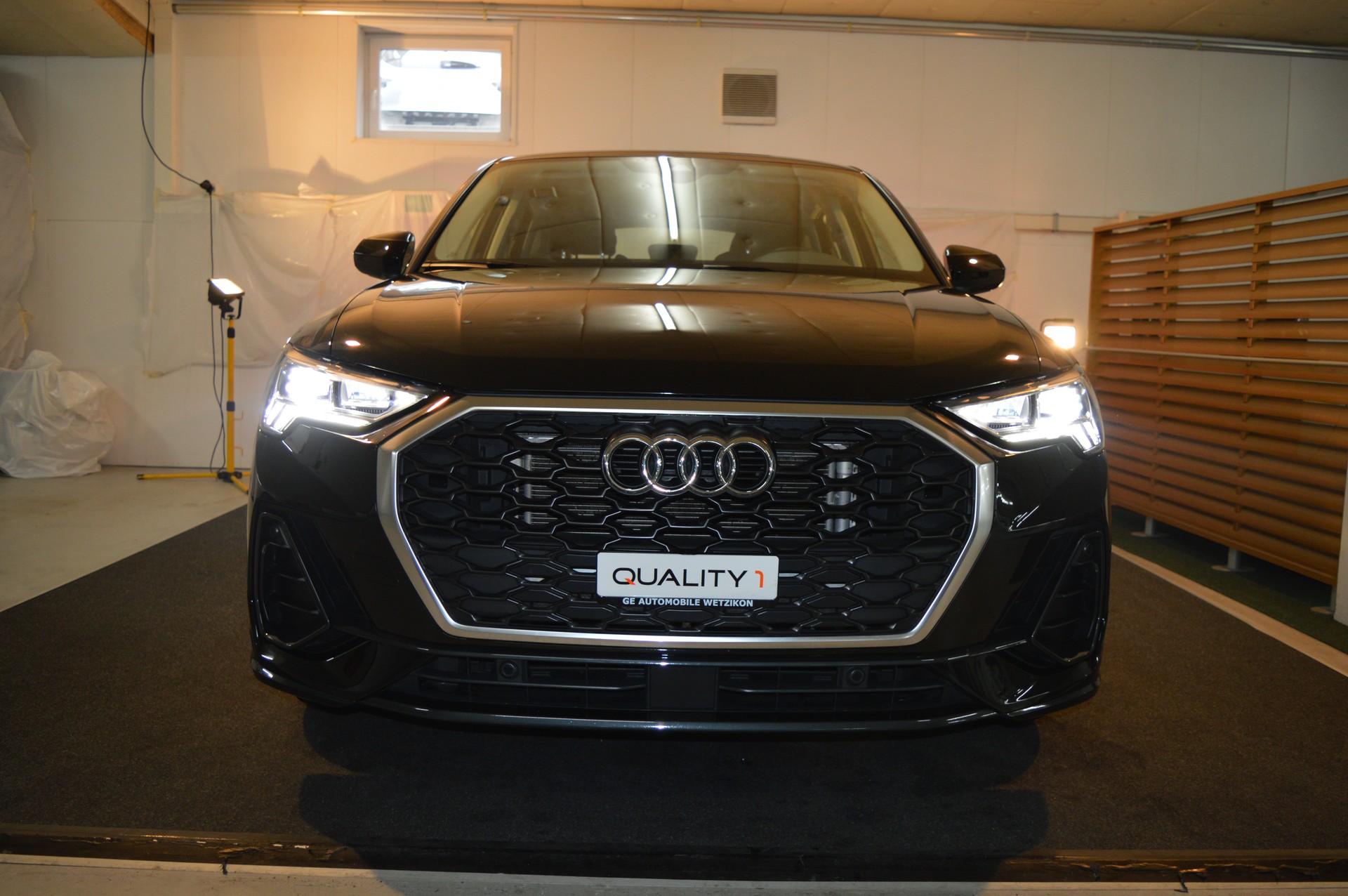 AUDI Q3 Sportback 35 TFSI Attraction S-tronic-showroom-element-3