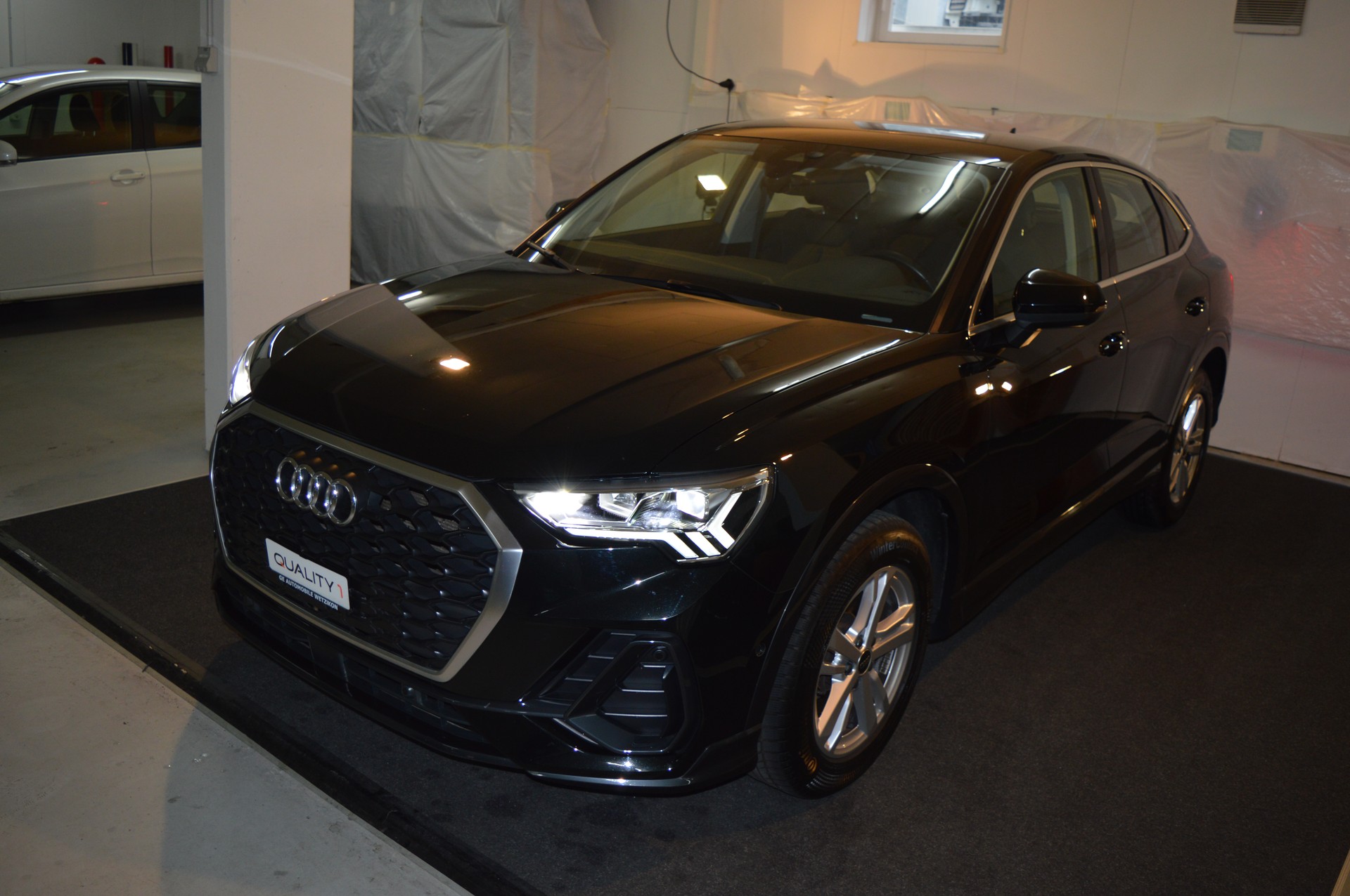 AUDI Q3 Sportback 35 TFSI Attraction S-tronic-showroom-element-1