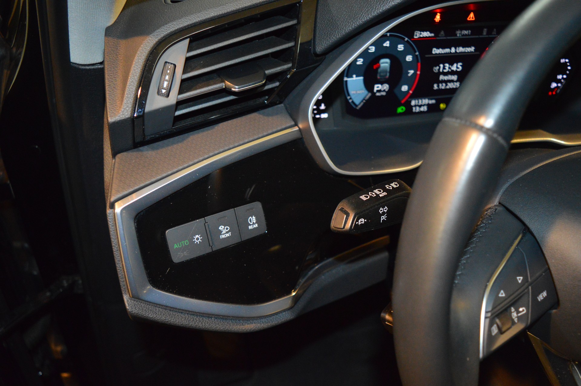 AUDI Q3 Sportback 35 TFSI Attraction S-tronic-image-25