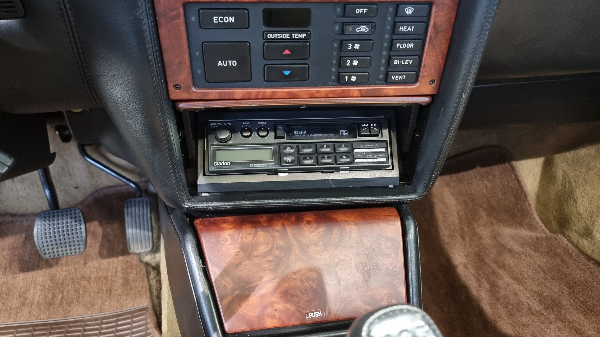 LANCIA Thema 8.32 Ferrari-image-26