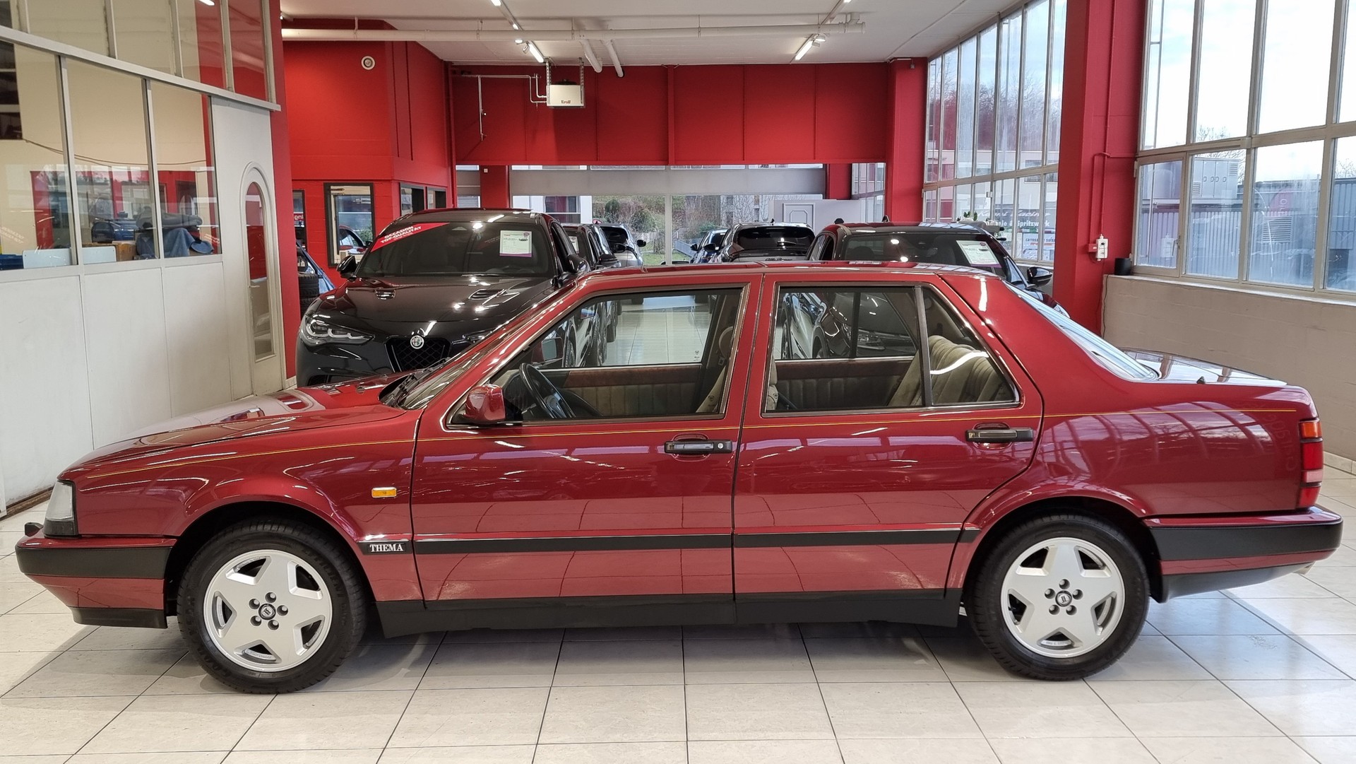 LANCIA Thema 8.32 Ferrari-image-4