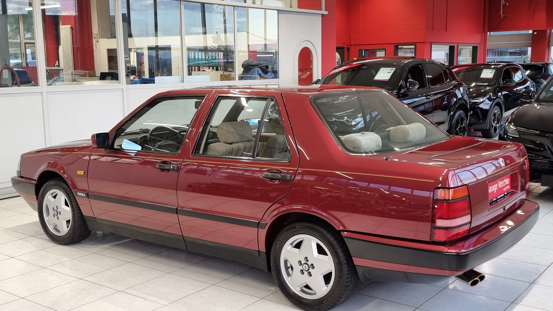 LANCIA Thema 8.32 Ferrari-image-5