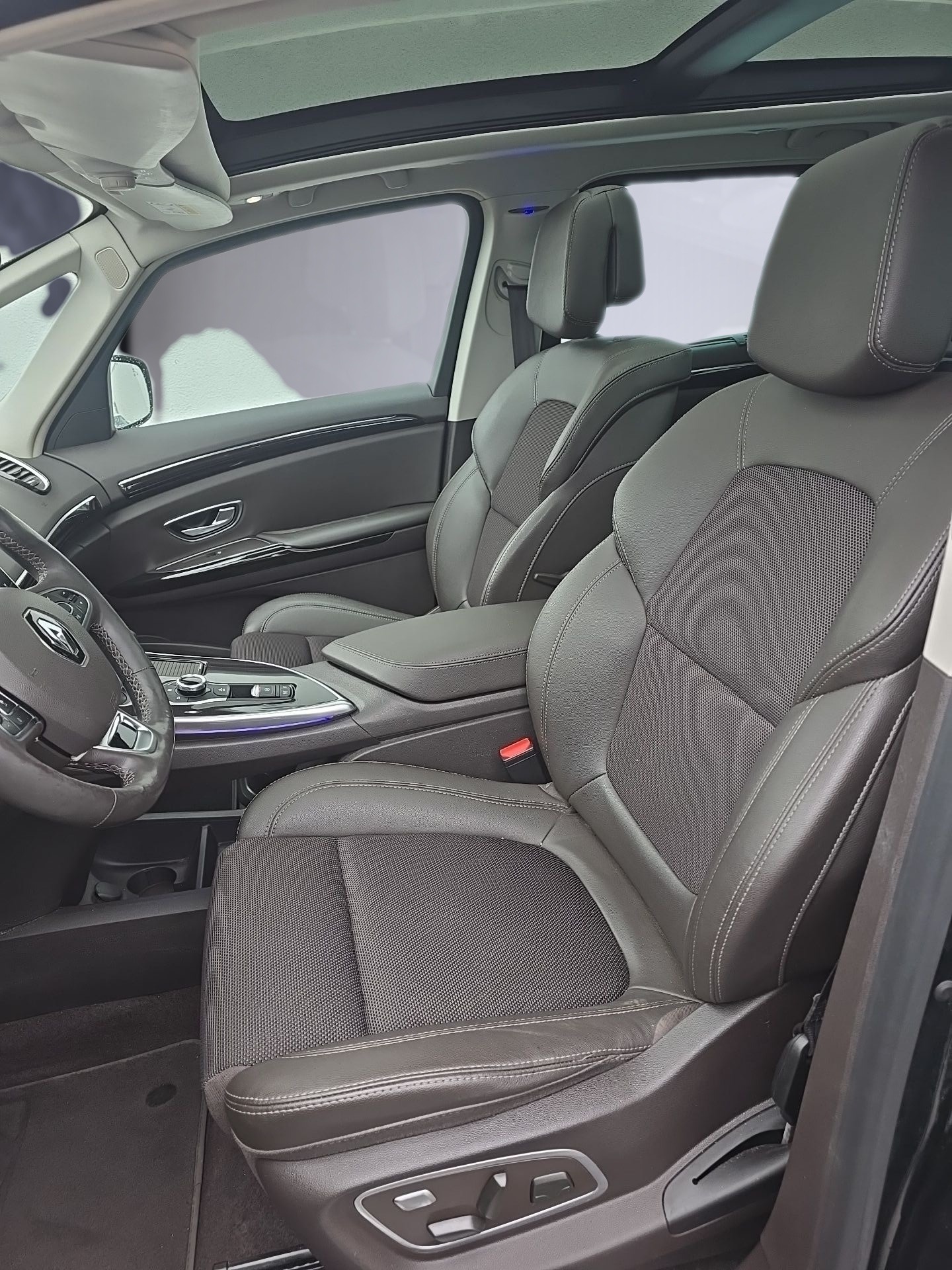 RENAULT Espace 1.6 dCi Swiss Edition EDC-image-9