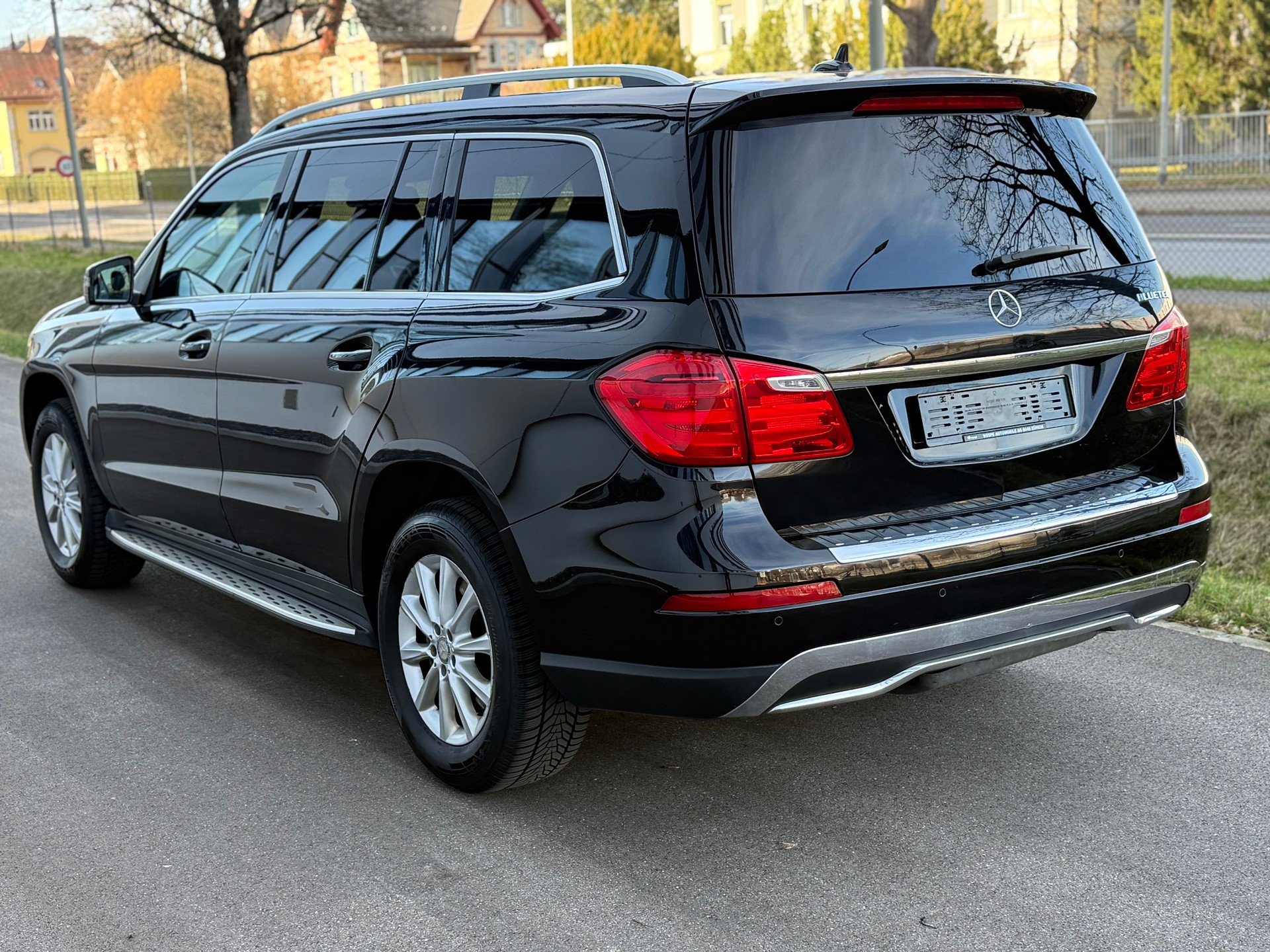 MERCEDES-BENZ GL 350 BlueTEC 4Matic 7G-TRONIC-image-4